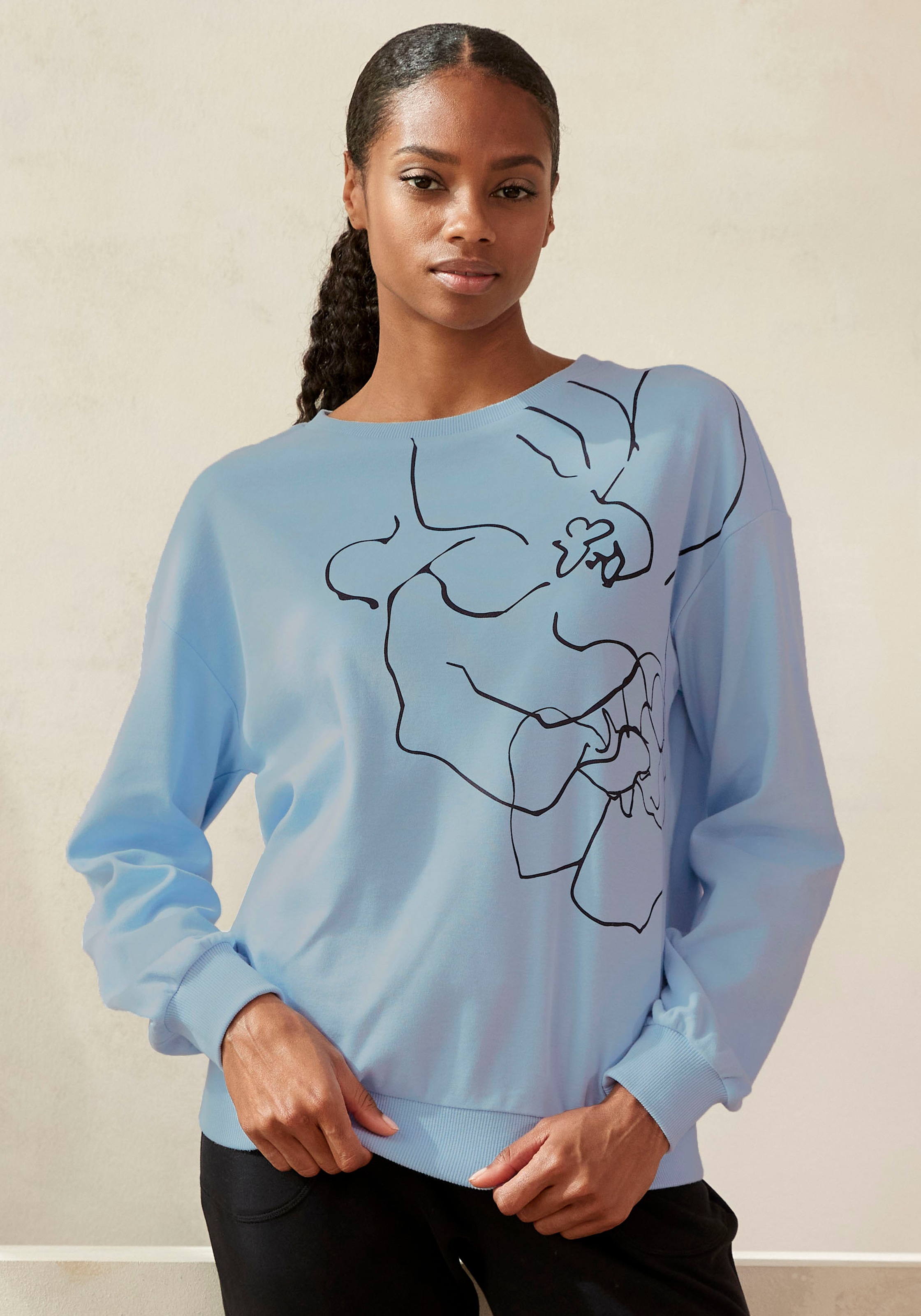 LASCANA Sweatshirt mit Druck, Loungewear hellblau 48/50 48/50 Sweatshirt mit Rundhalsausschnitt und Flower-Print