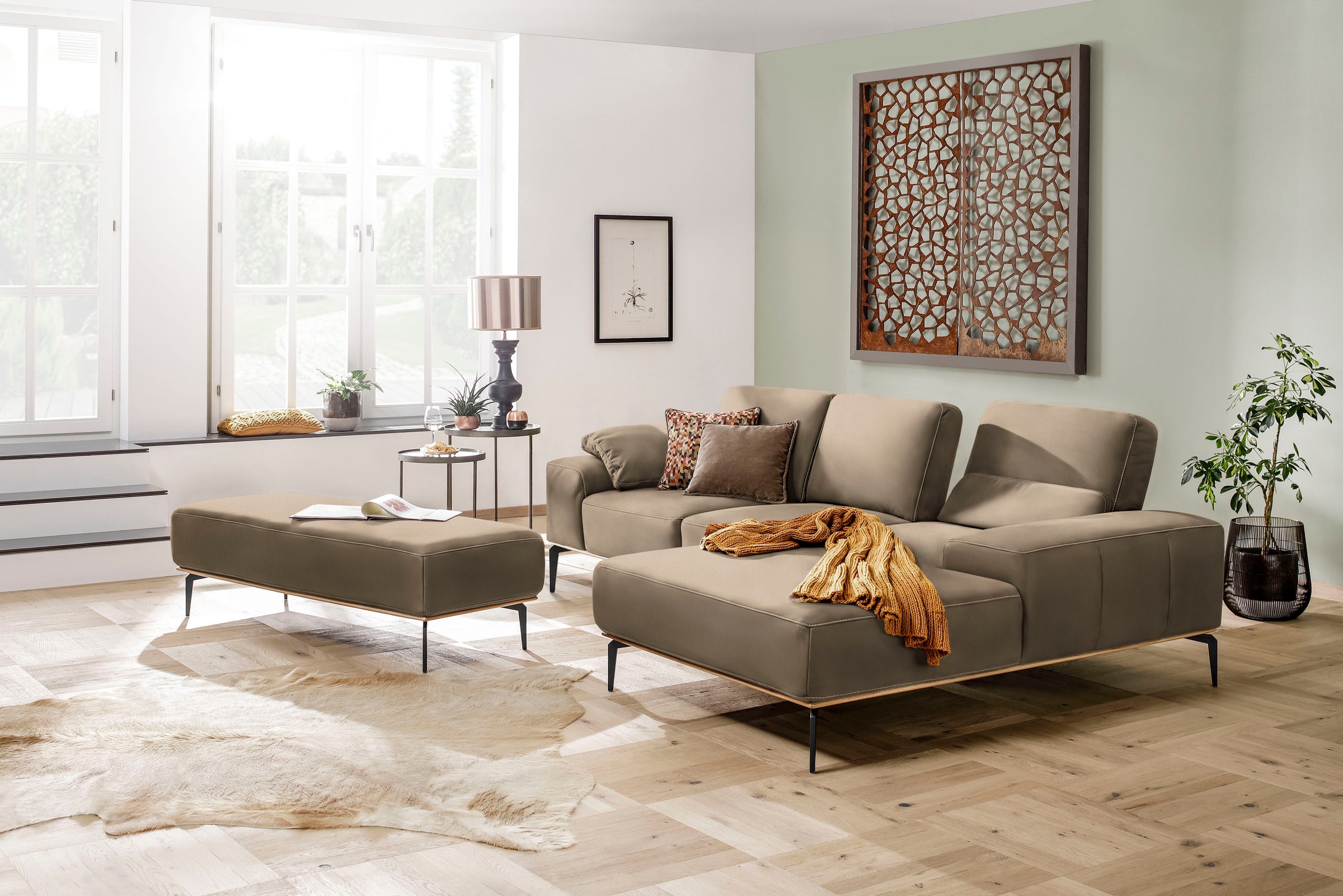 W.SCHILLIG Ecksofa »run, Designsofa mit tollem Sitzkomfort, bequem, L-Form«, mit Holzsockel, Füße in Schwarz pulverbeschichtet, Breite 279 cm
