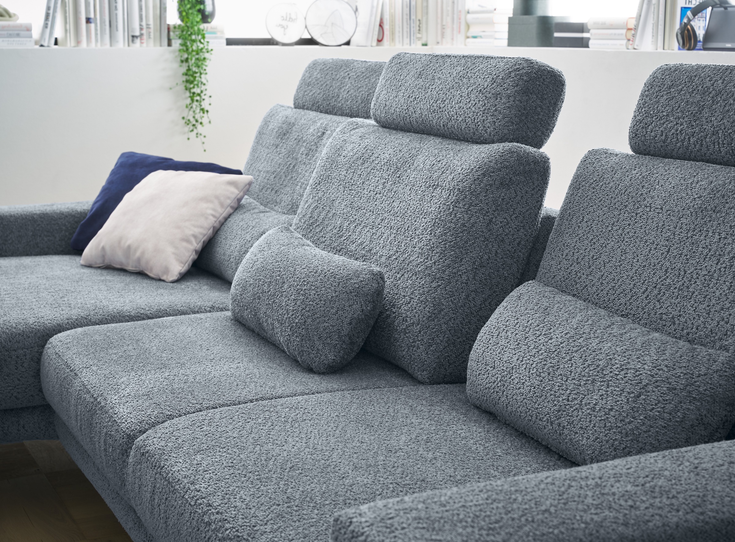 set one by Musterring Ecksofa »SO 3600, inkl motor. Sitztiefenverstellung, Kopfstützen, Nierenkissen«, Sitzhöhe 42 cm, Kaltschaum, Breite 293 x Tiefe 180 cm, Kama blue