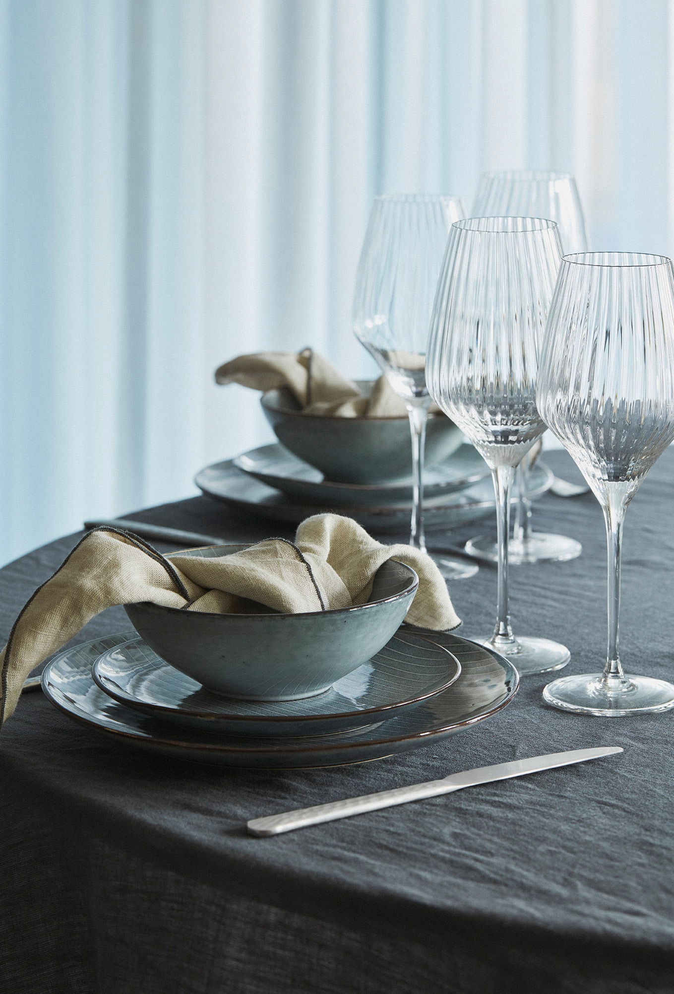Broste Copenhagen Geschirr-Set »Nordic Sea, inklusive Geschirrtuch Set«, (Set, 13 tlg.), Beliebte Geschirr Sets Exclusiv mit Geschenk