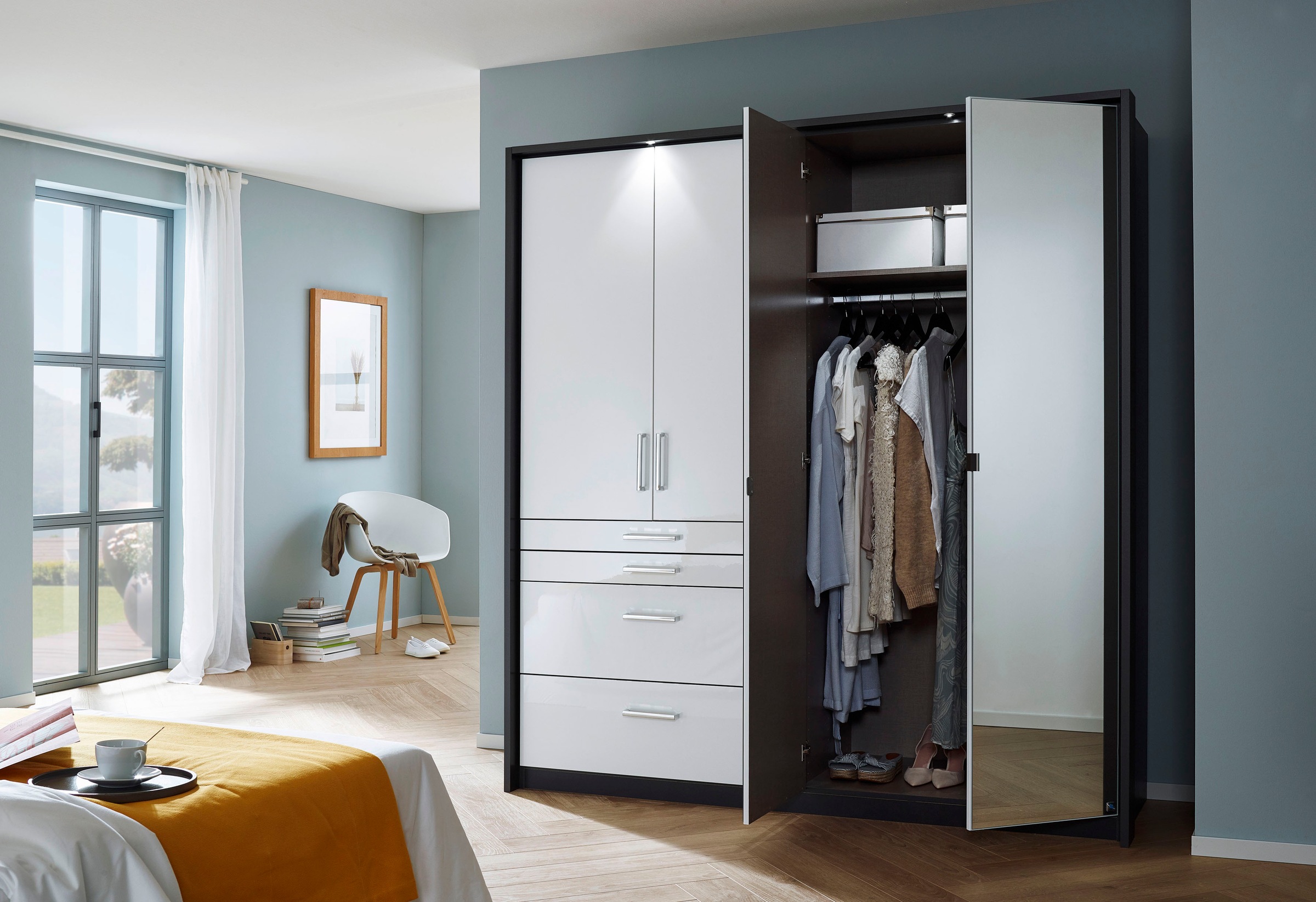 rauch Drehtürenschrank »Kleiderschrank Schrank Garderobe Garderobenschrank Topseller HOMBURG«, inkl. Passepartout, oberer Schubkasten mit Einteilung MADE IN GERMANY