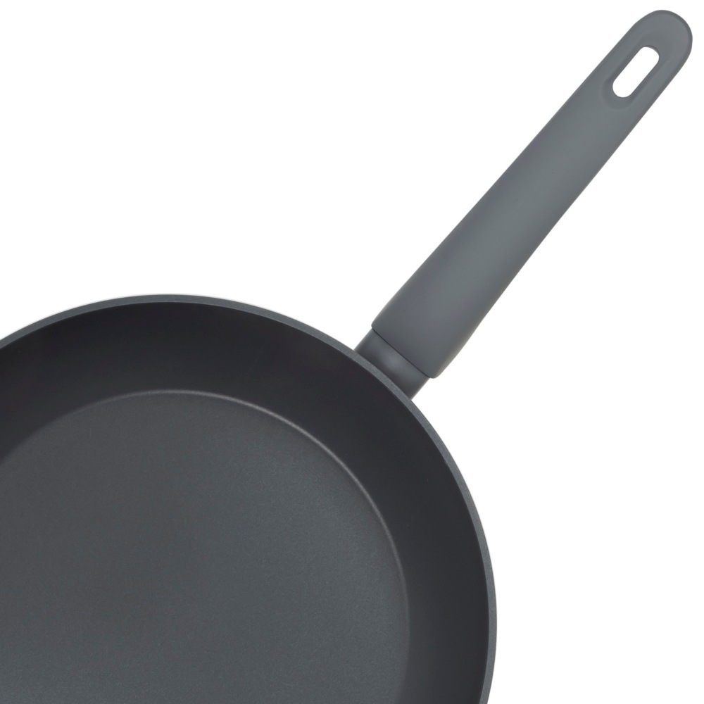 RESTO Kitchenware Bratpfanne »Cas, Universalpfanne mit ergonomischem Soft-Touch Griff«, Aluminium, (1 tlg.), mit keramischer Antihaftbeschichtung, PFAS-frei
