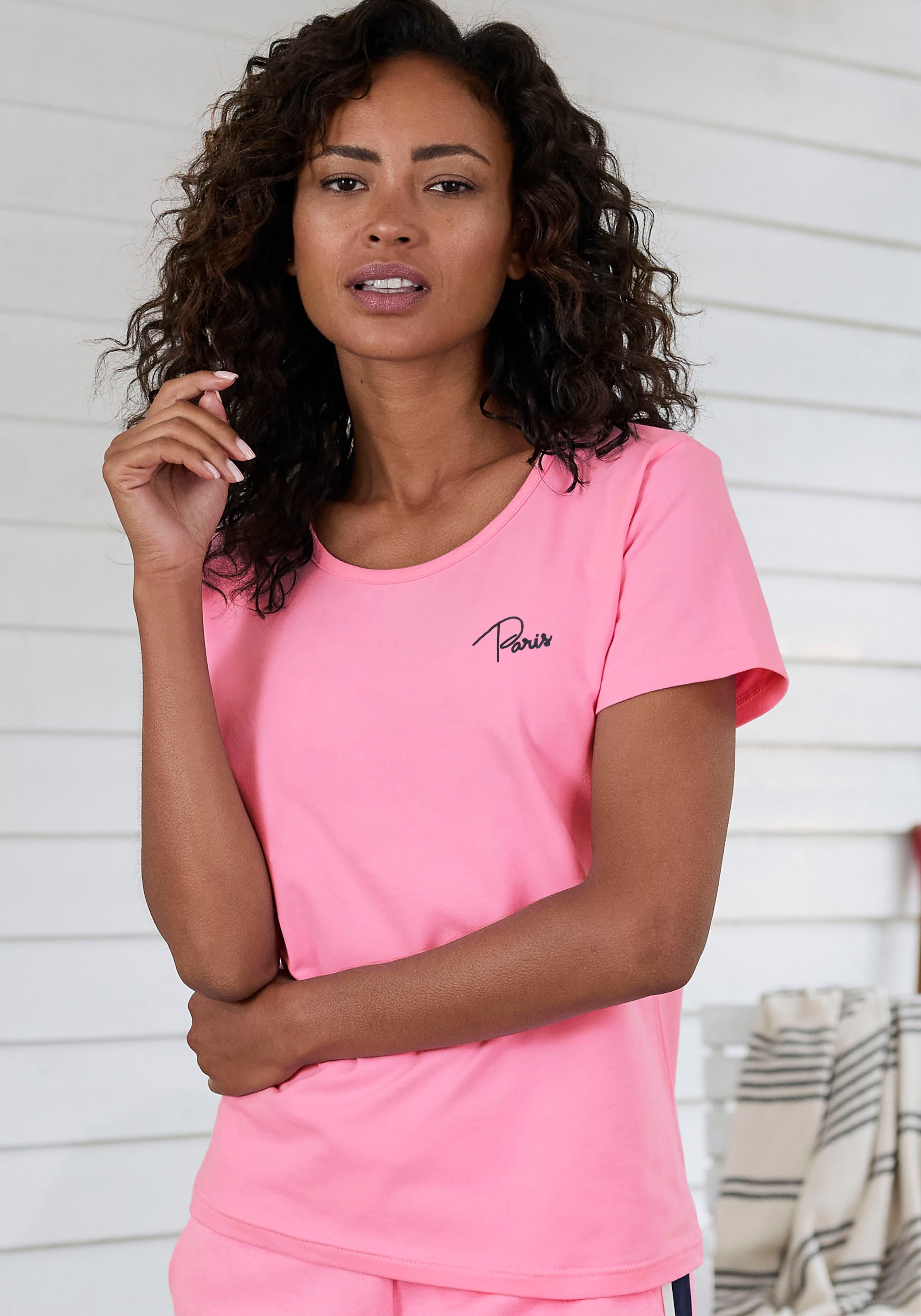 Vivance Kurzarmshirt T-Shirt mit Stickerei, Loungewear