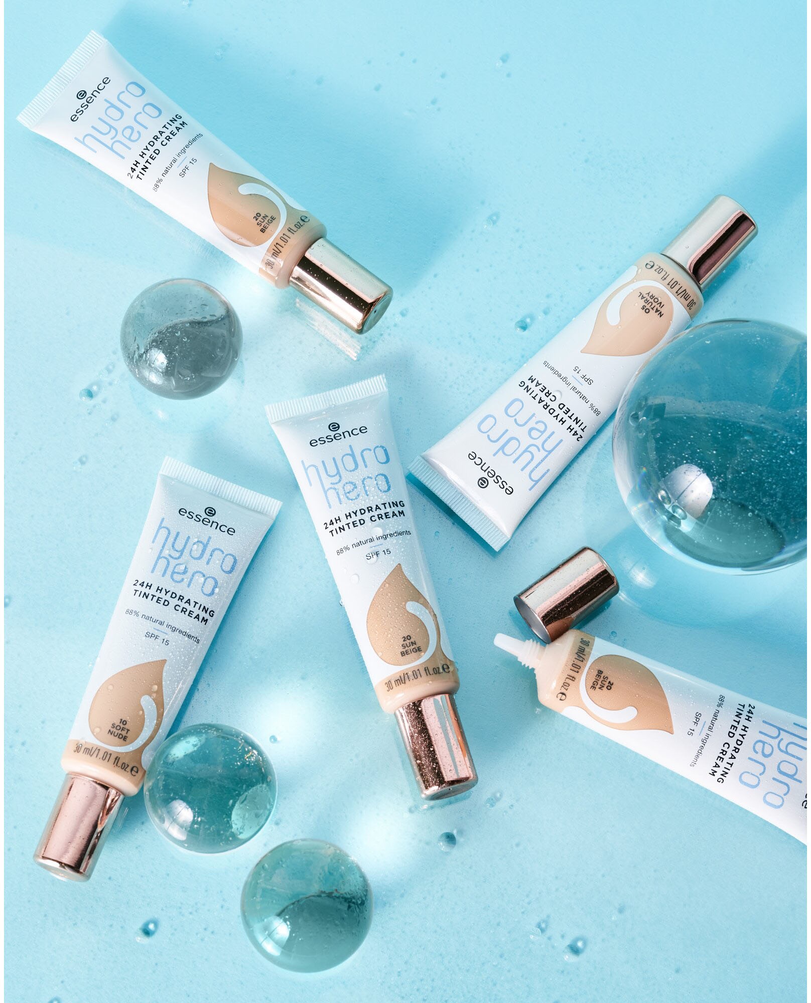 7. Bild von Essence Getönte Gesichtscreme »hydro hero 24h HYDRATING TINTED CREAM«, (Set, 3 tlg.)