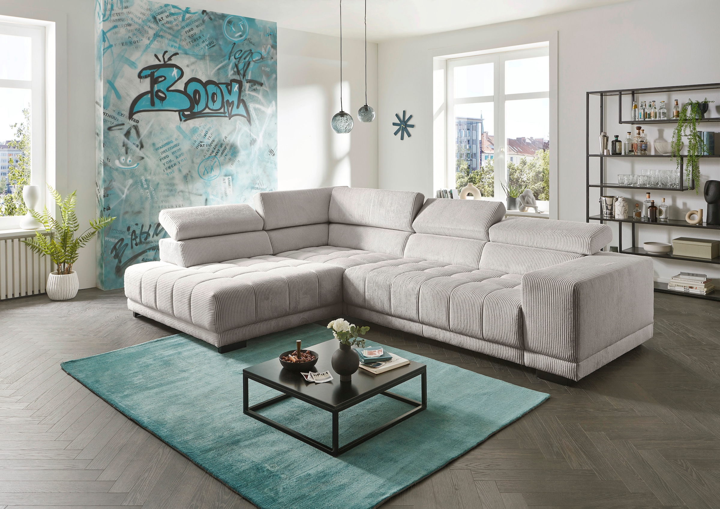 Die PlanBar Ecksofa »MP-IN15053 L-Form breiter Schenkel« wahlweise mit Kopfteilverstellung und manueller Vorziehbank