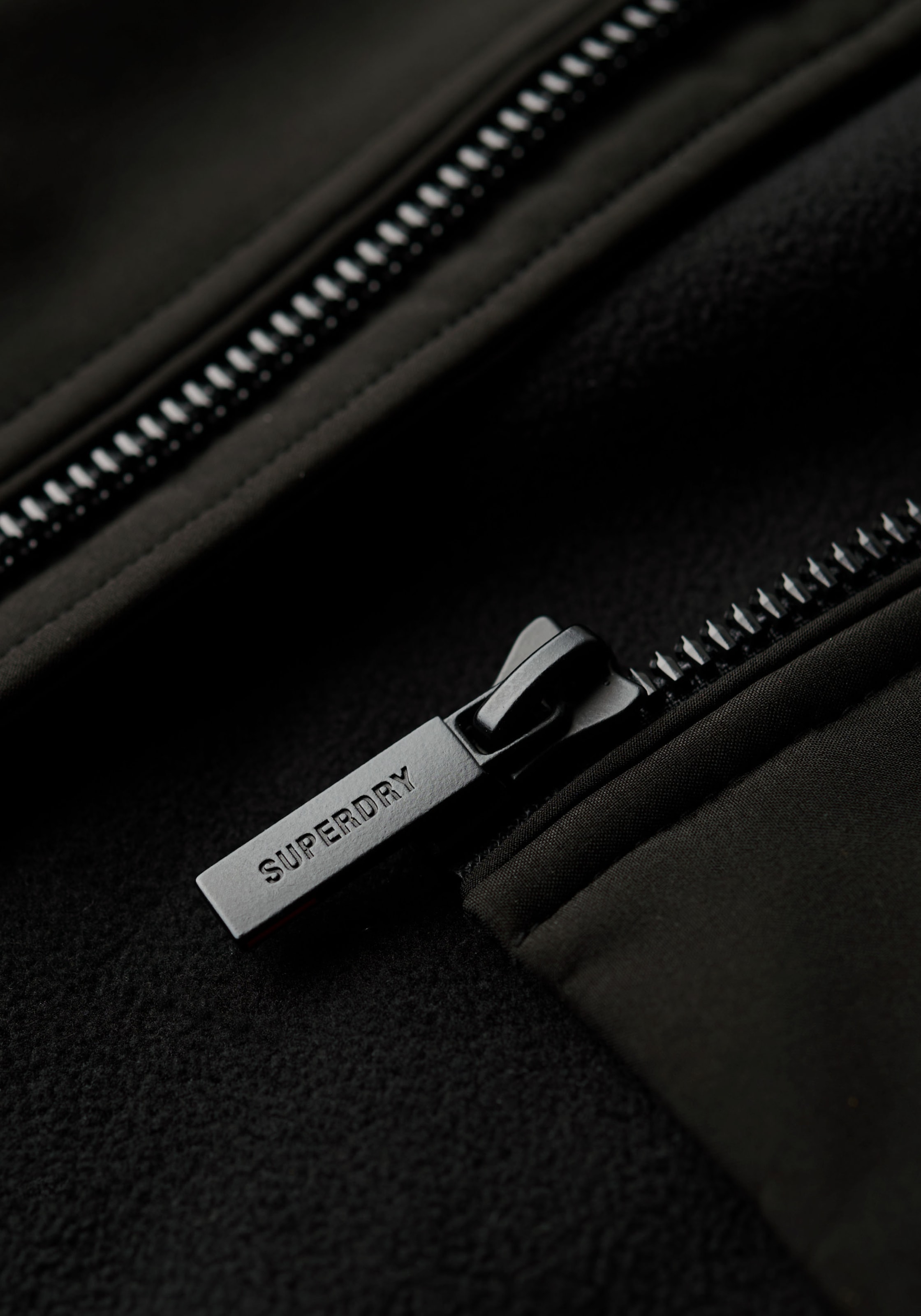Superdry Outdoorjacke »HOODED CLASSIC TREKKER JKT«, mit Kapuze