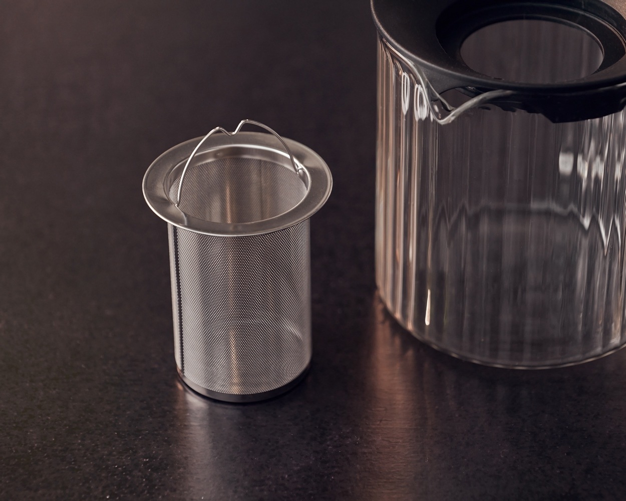 RESTO Kitchenware Teekanne »Ain, hitzebeständige Glaskanne im 3D Design, Höhe ca. 13 cm«, 1 l, (4 St.), mit herausnehmbarem Filtersieb aus Edelstahl, im Geschenkkarton