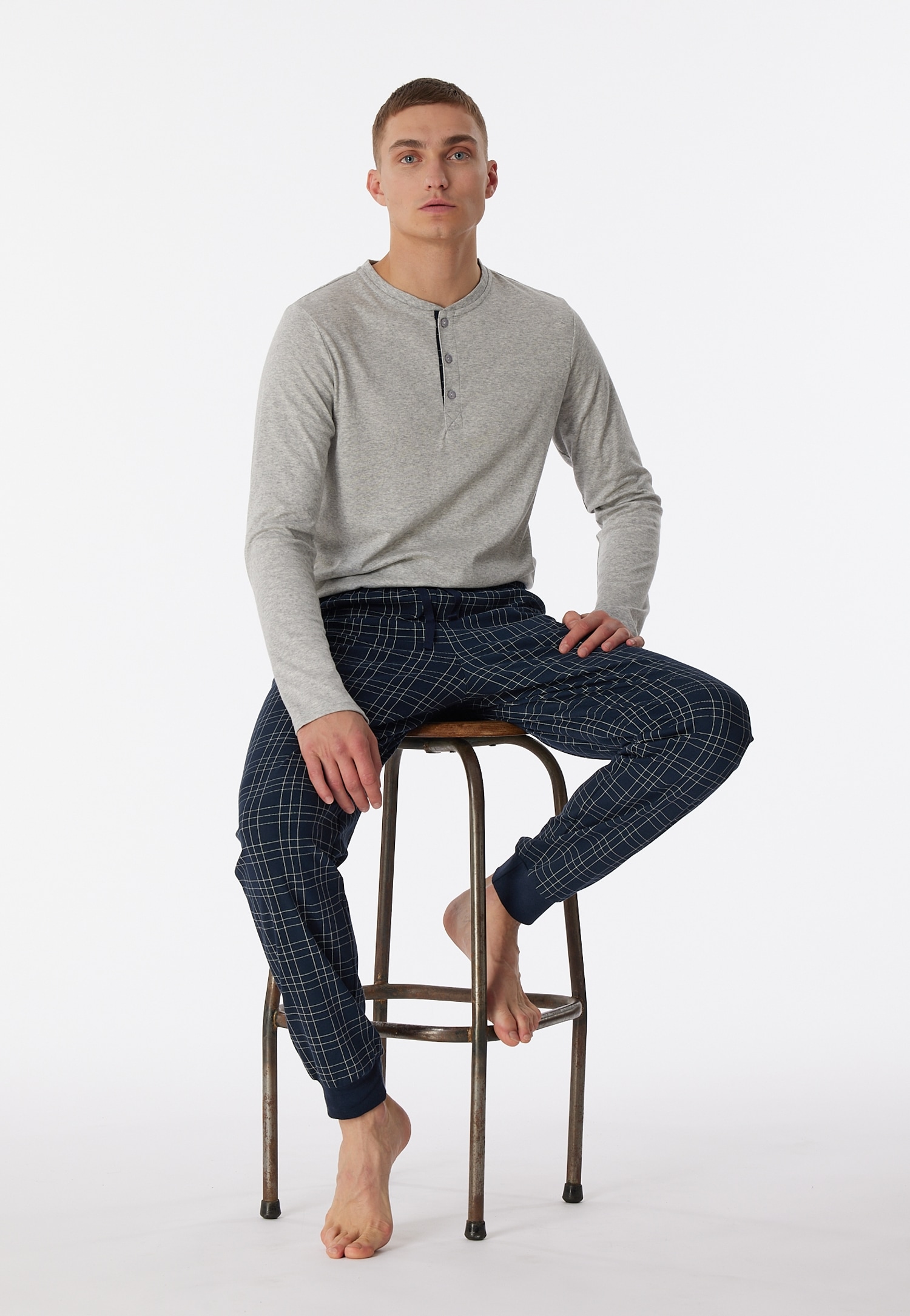 Schiesser Pyjama »"Fine Interlock"«, (2 tlg.), mit Serafino-Kragen und funktionaler Knopfleiste