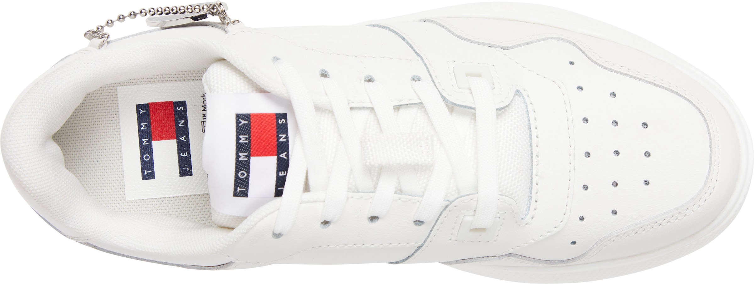 Tommy Jeans Keilsneaker »TJW RETRO BASKET FLATFORM CHARM«, mit Tommy Jeans Schmuckelement, Freizeitschuh, Halbschuh, Schnürschuh