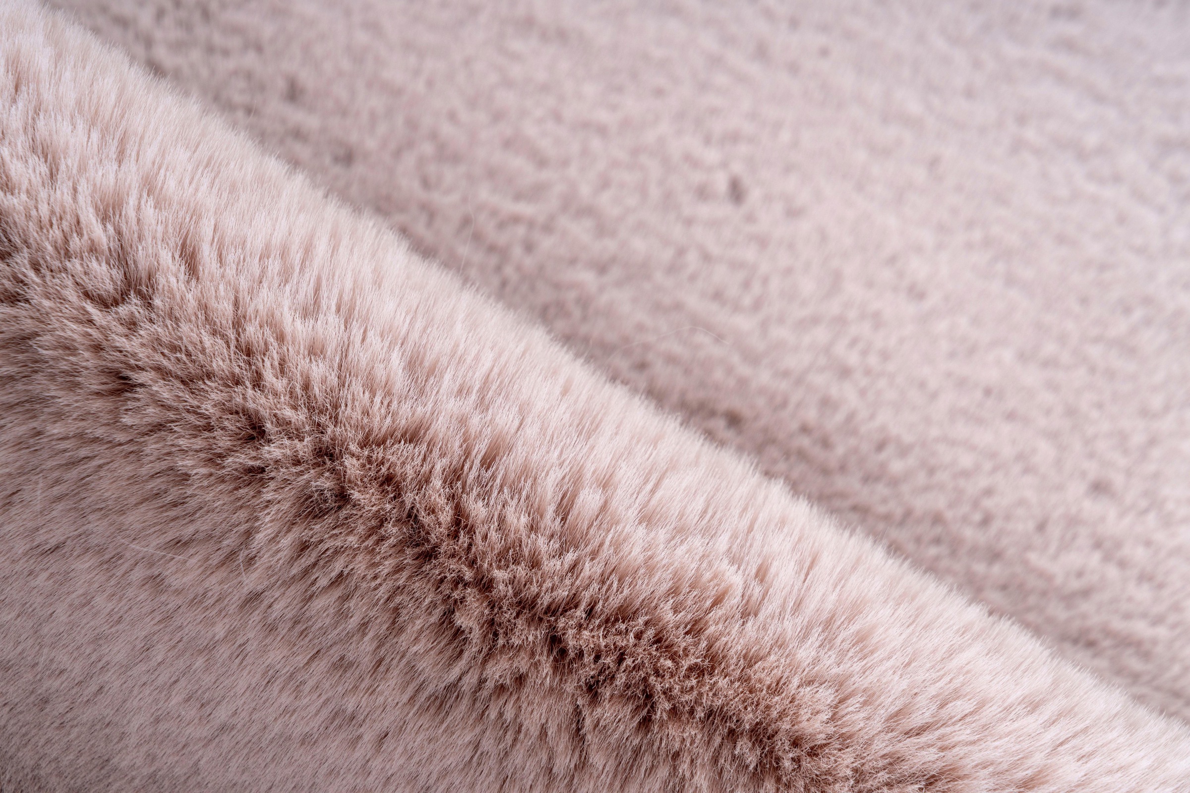 calo-deluxe Fellteppich »Vogesen 300«, fellförmig, 35 mm Höhe, Kunstfell, Hochflor, handtuft, Wohnzimmer, Schlafzimmer
