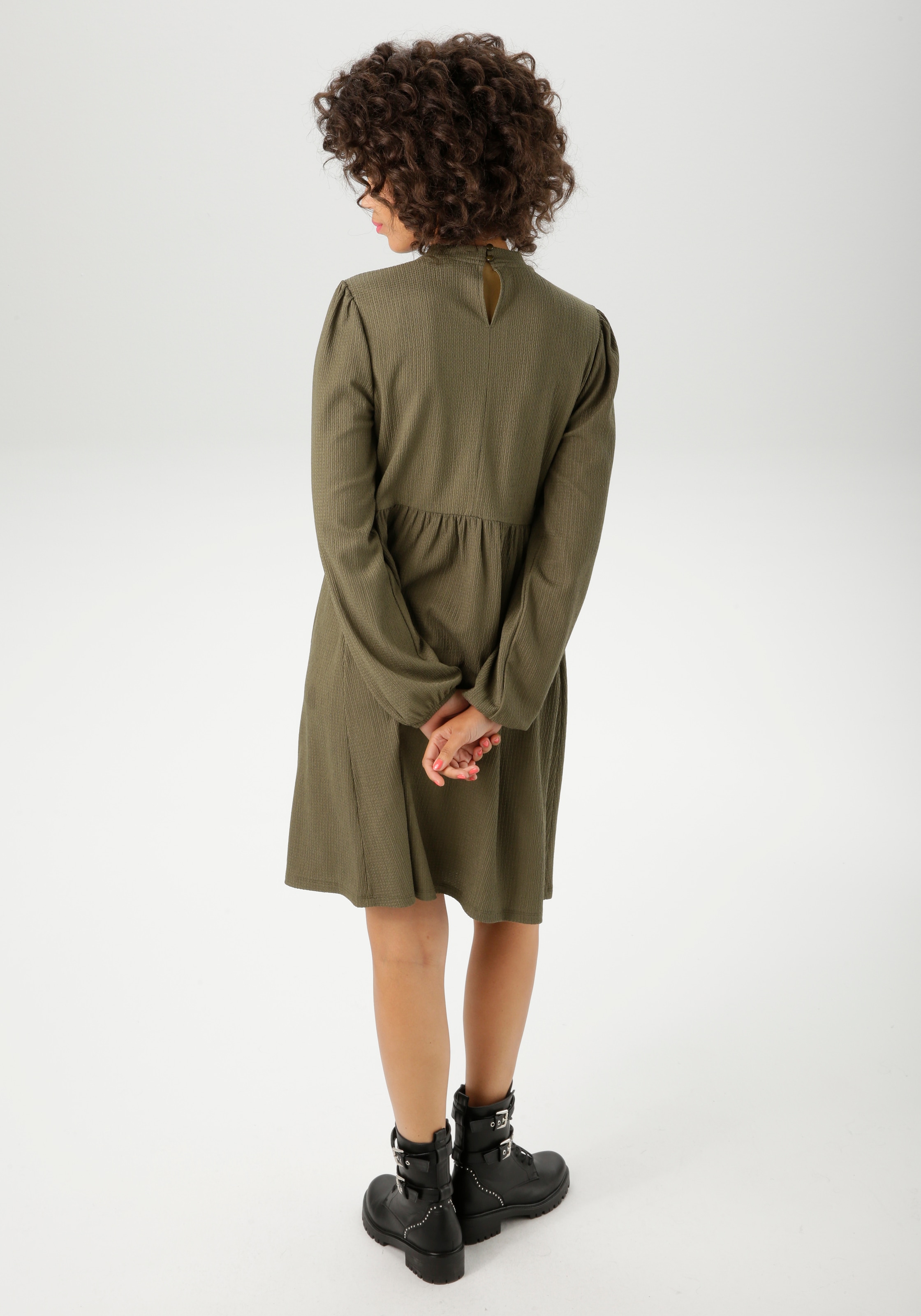 Aniston CASUAL Jerseykleid, aus strukturierter, elastischer Crepé-Qualität - NEUE KOLLEKTION
