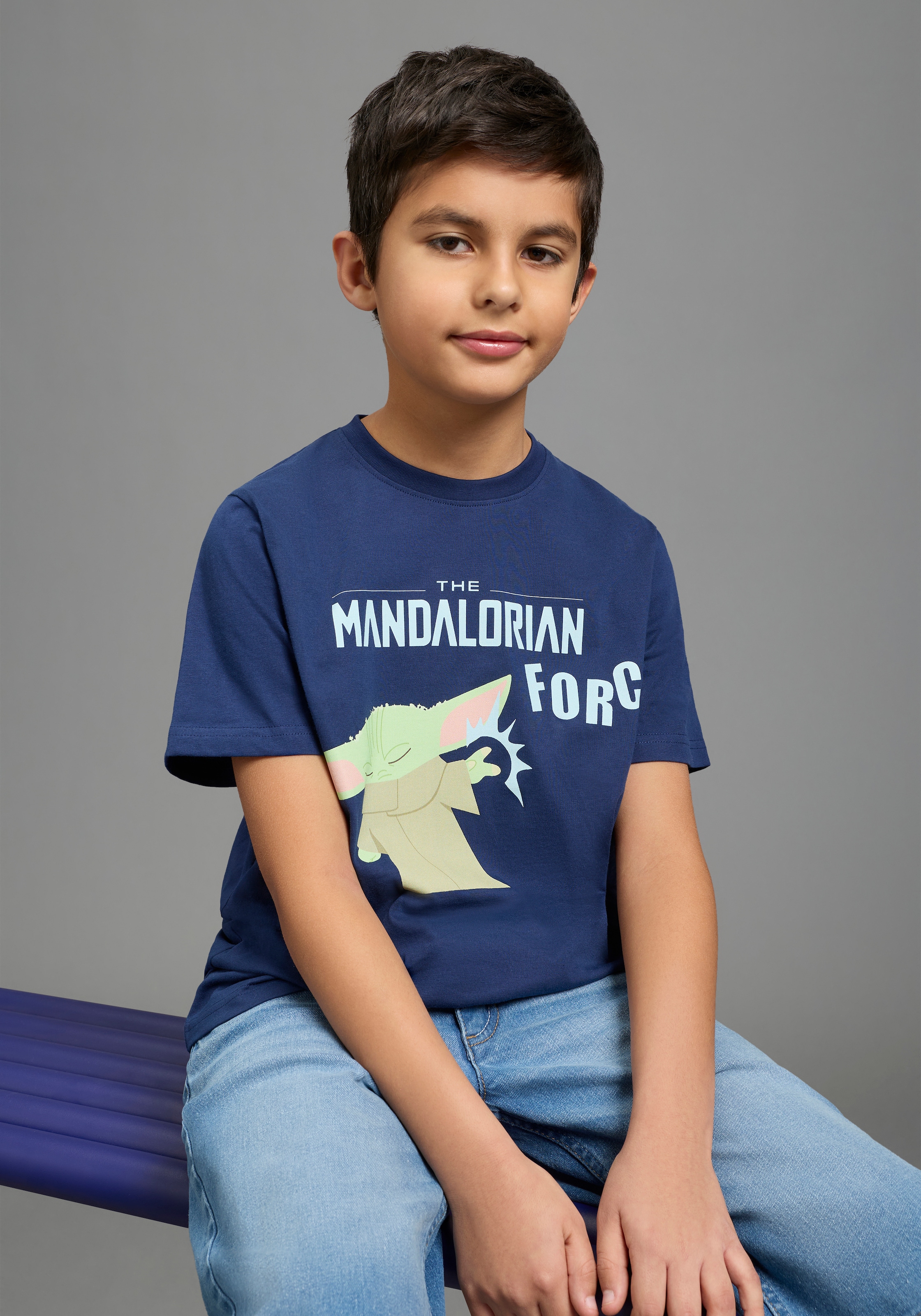 KIDSWORLD T-Shirt »STAR WARS: MADALORIAN - Disney Shirt« MANDALORIAN Shirt für Jungen, Kurzarm, bedruckte Optik, aus Baumwolle