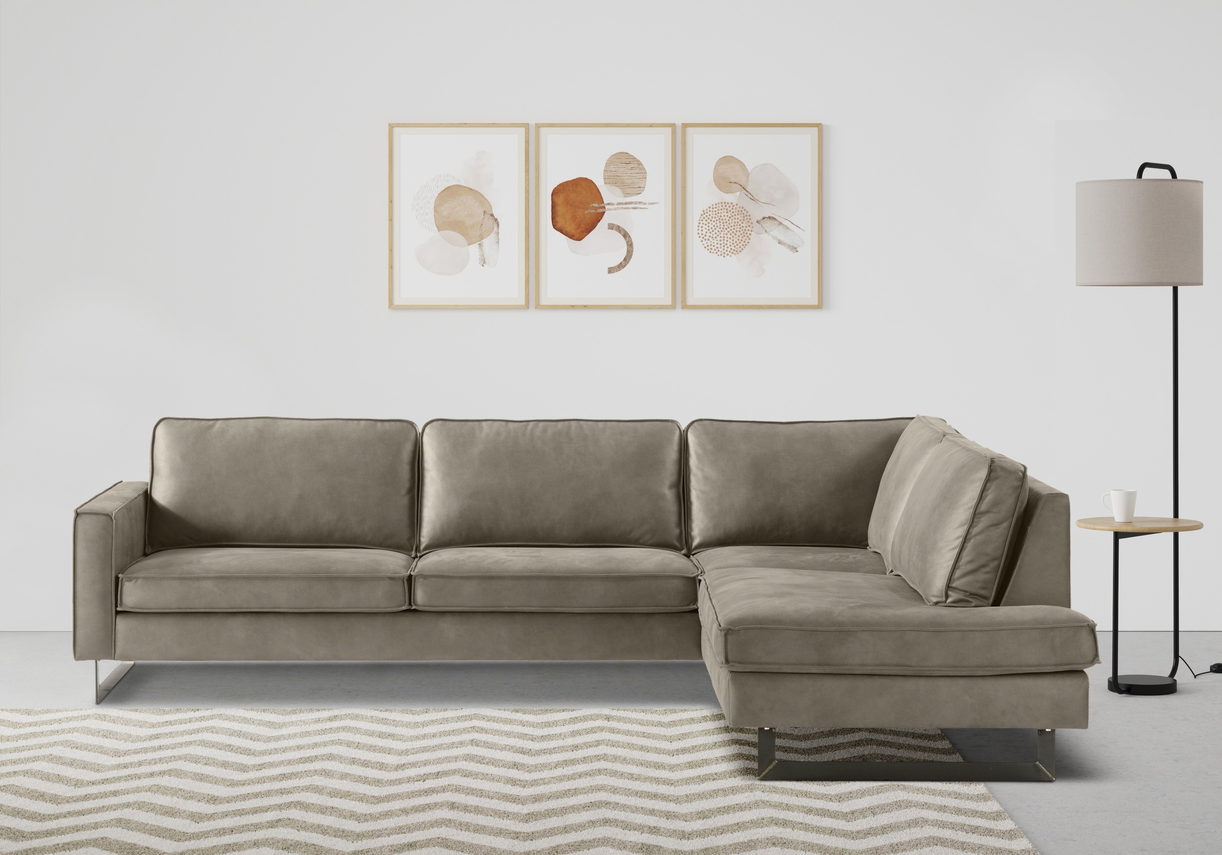 Places of Style Ecksofa »Pinto, 290 cm, Cord, Chenille, Lederoptik, Ottomane links / rechts«, mit Keder, schwarze Metallfüße, Wellenunterfederung