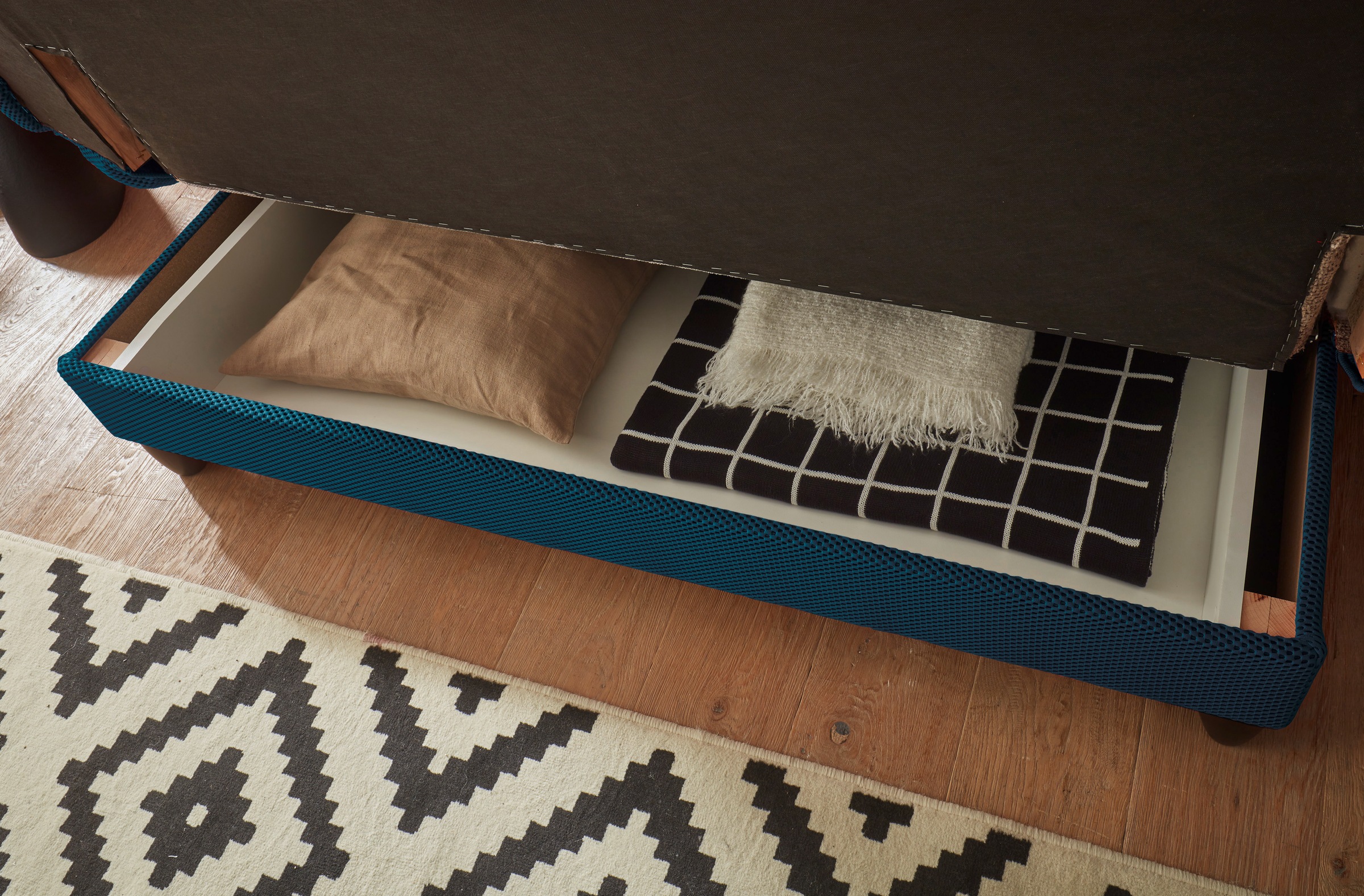 ED EXCITING DESIGN Schlafsofa »Amalia«, mit Bettkasten & 2 Zierkissen