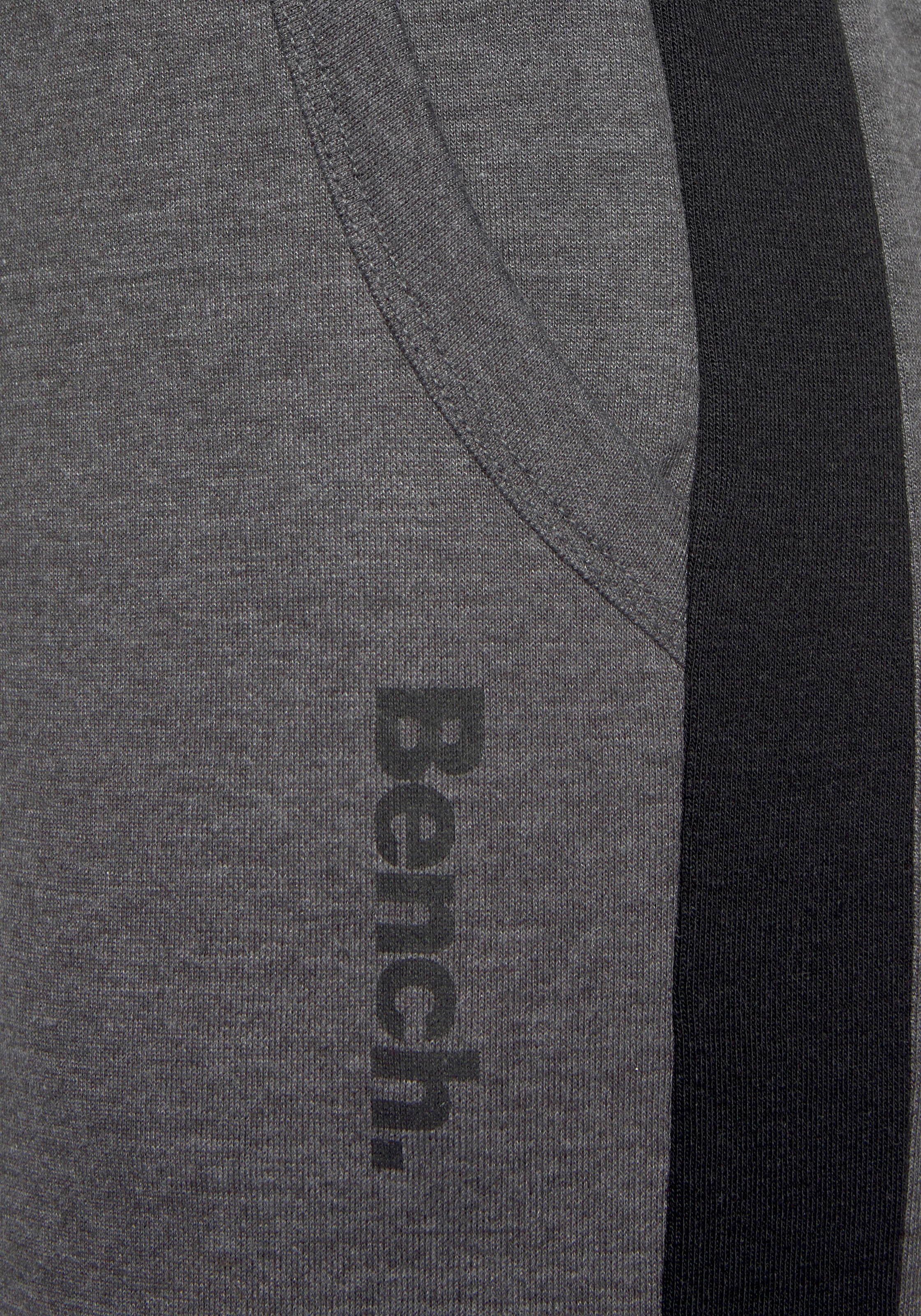 Bench. Loungewear Sweathose, mit Seitenstreifen und schmalem Bein,  Loungeanzug online bestellen