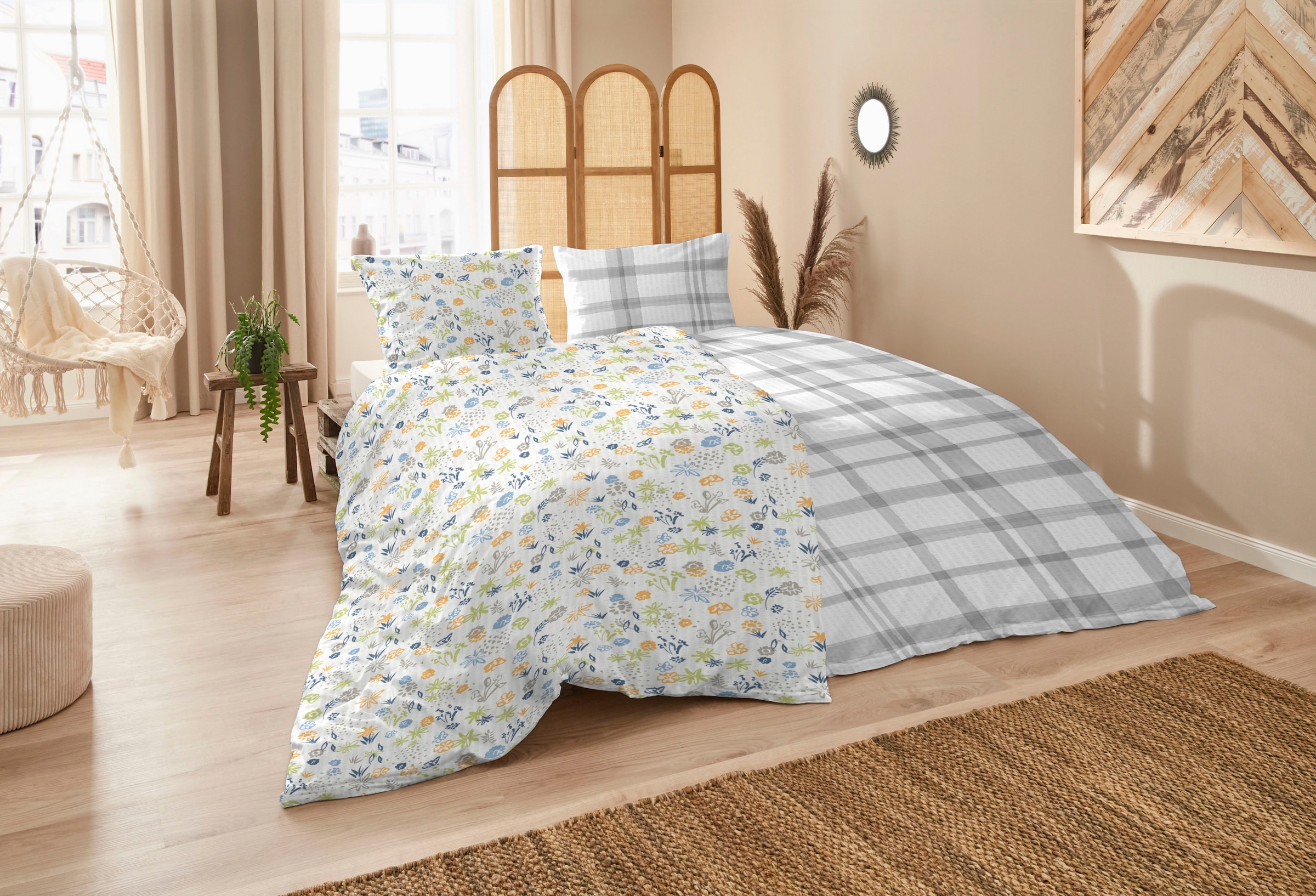 Primera Bettwäsche »Primera Soft-Seersucker-Bettwäsche Blümchen«, mit bunten Blumen