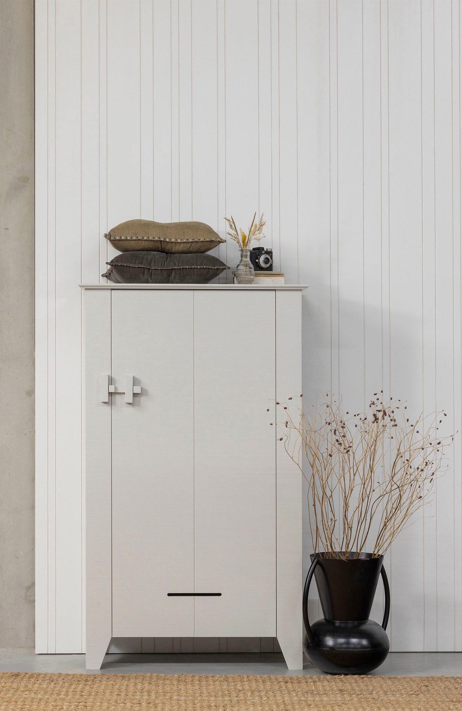 WOOOD Stauraumschrank »Gijs«, Bauernschrank mit Griff, H 142 cm x B 85 cm
