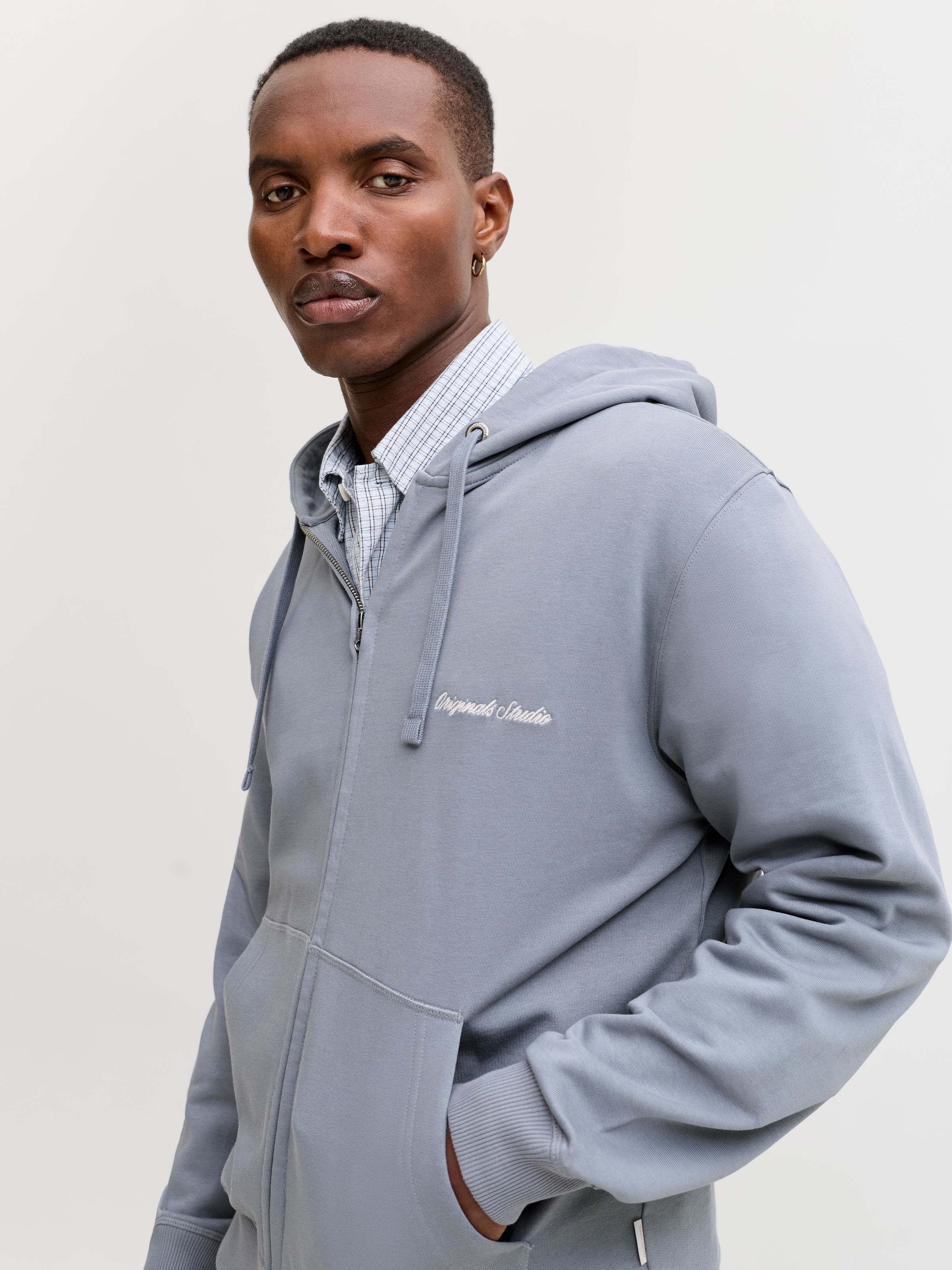 Jack & Jones Kapuzensweatshirt »JORNORREBRO EMB SWEAT ZIP HOOD NOOS«, mit Stickerei
