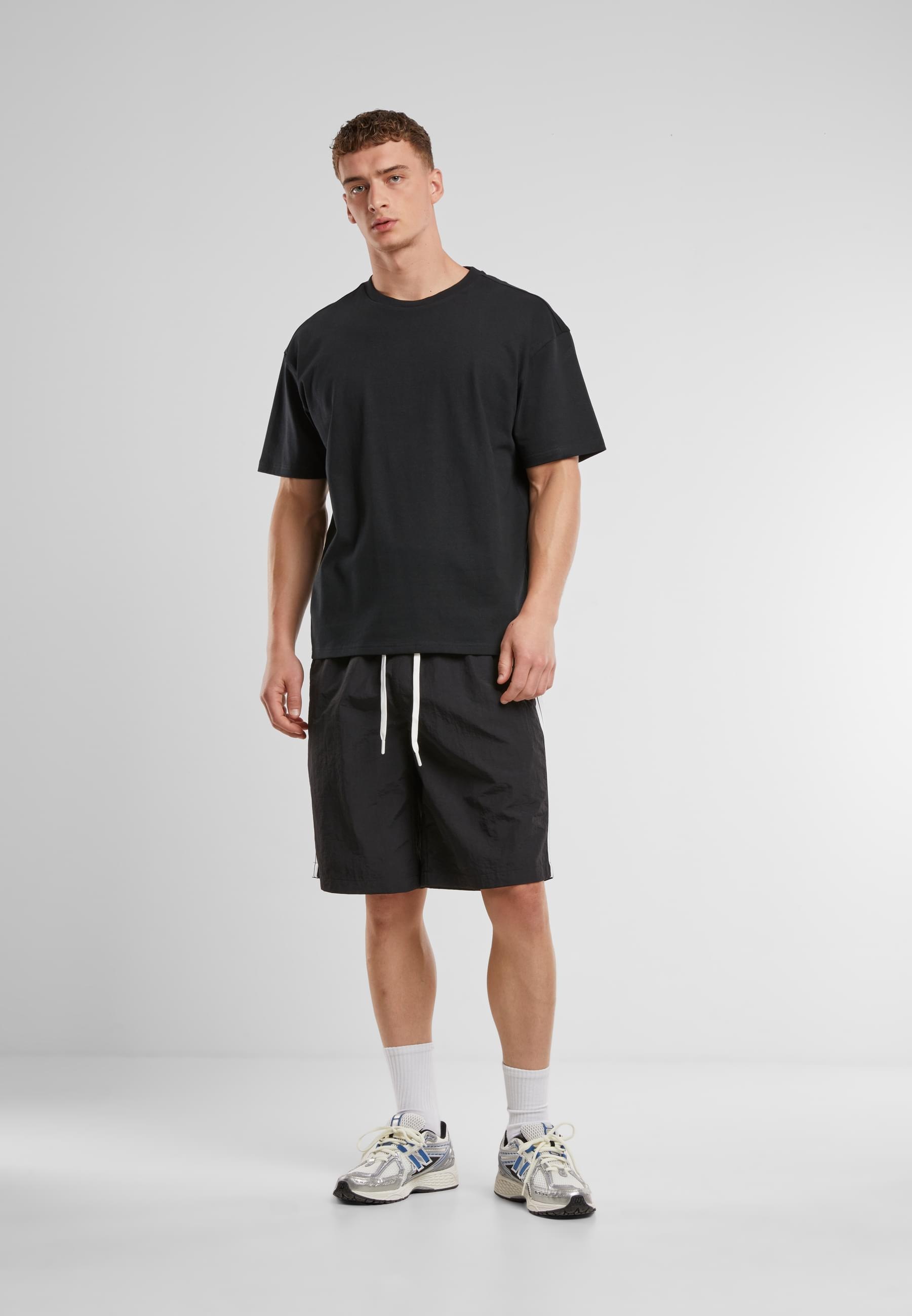 URBAN CLASSICS Badeshorts »Urban Classics Board Shorts With Patched Stripe«
