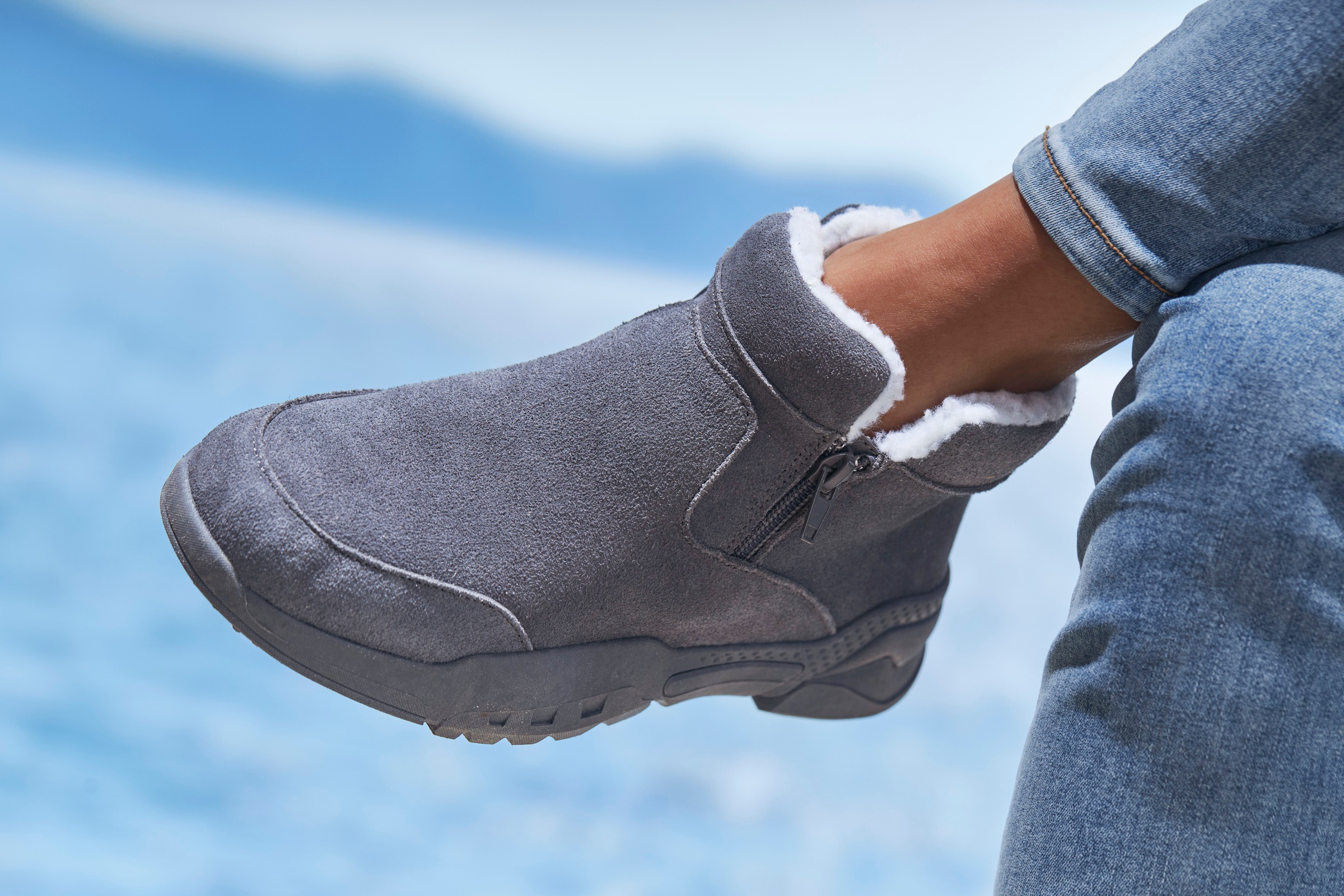 Vivance Stiefelette, aus Veloursleder und mit Warmfutter, Winterstiefel, Stiefel, Boots