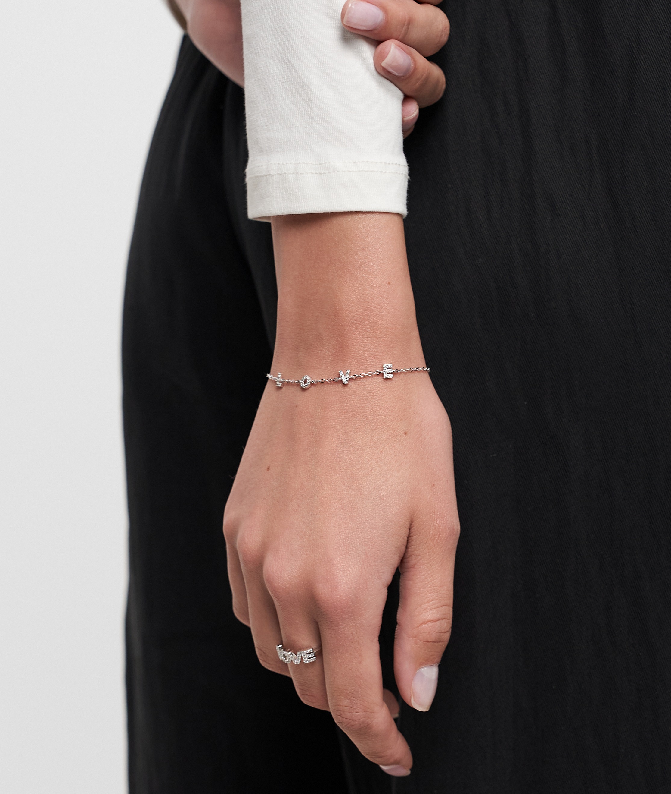 Tamaris Silberarmband »Schmuck Geschenk Silber 925 Armkette Love Letters« mit Zirkonia (synth.)