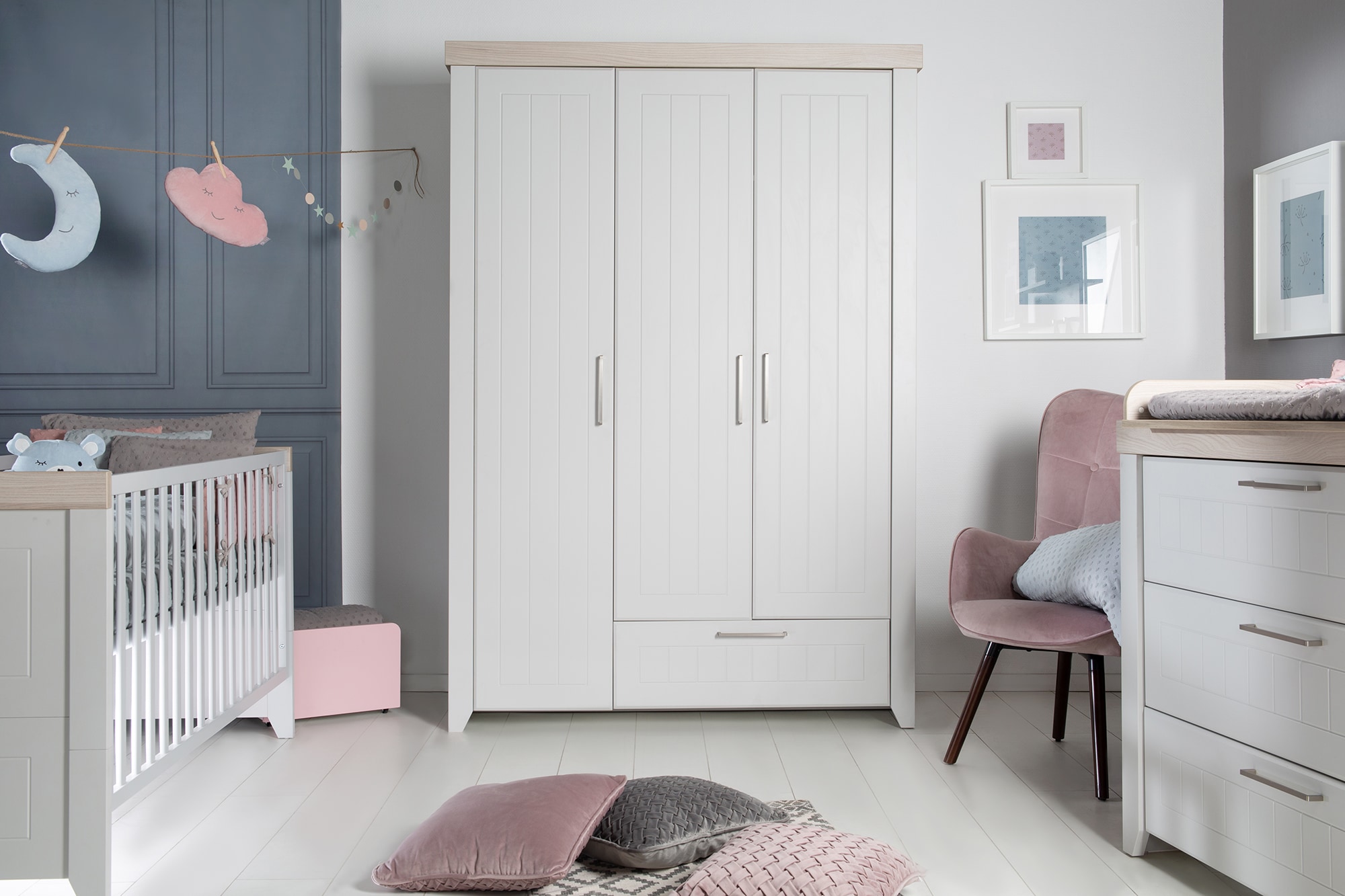 roba® Kleiderschrank »Helene, 3-türig, Kinderkleiderschrank«, Made in Europ günstig online kaufen