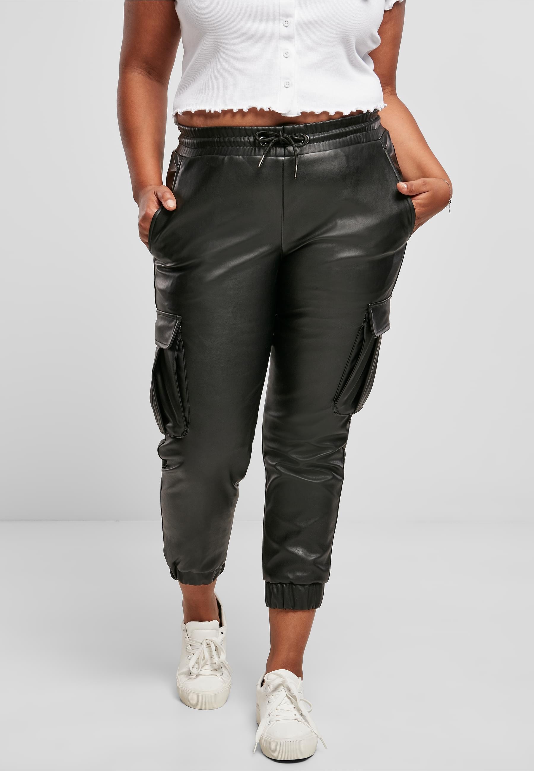 URBAN CLASSICS Cargohose »Urban Classics Damen Ladies Faux Leather Cargo Pants«