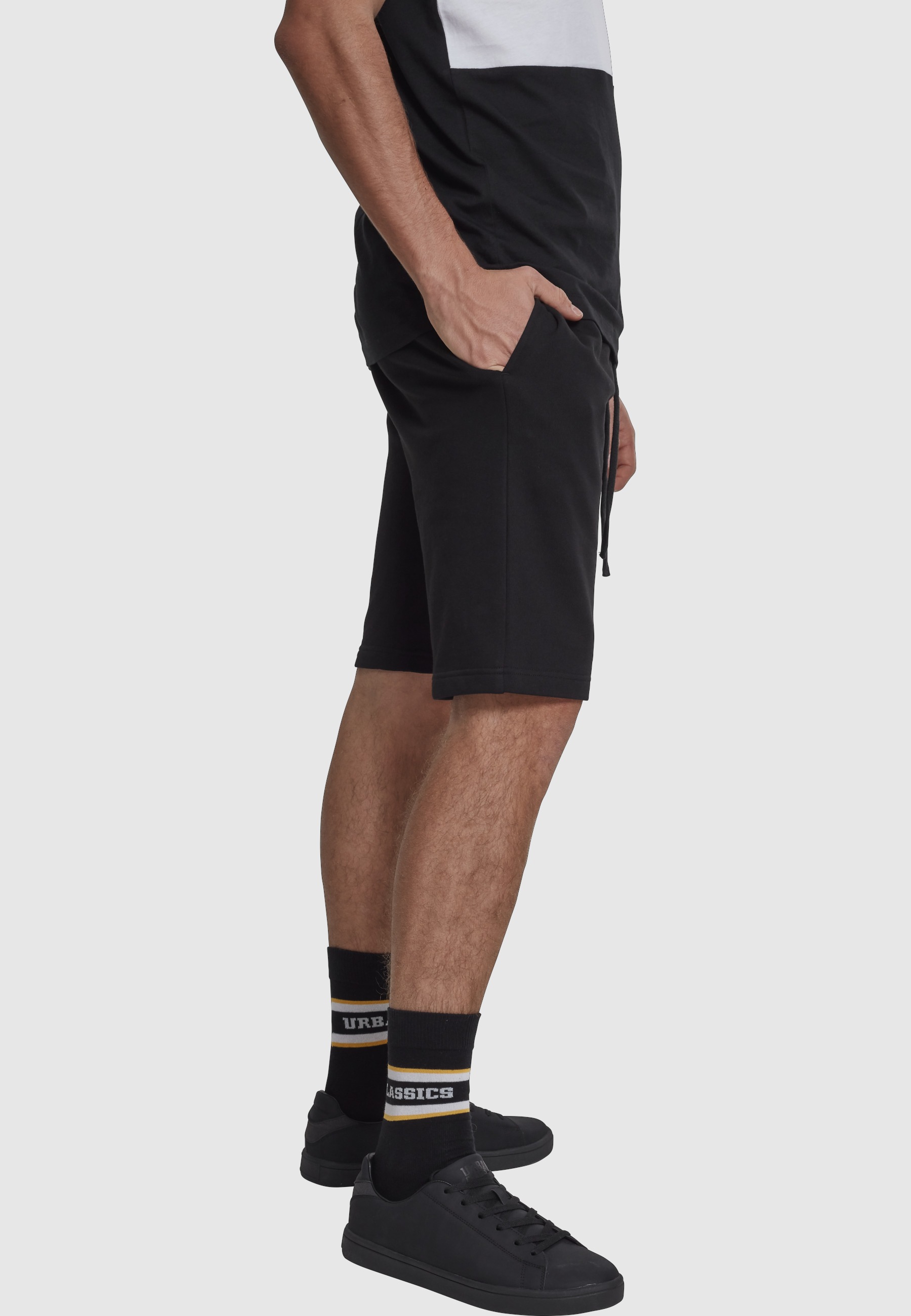URBAN CLASSICS Stoffhose »Urban Classics Herren Basic Sweatshorts«