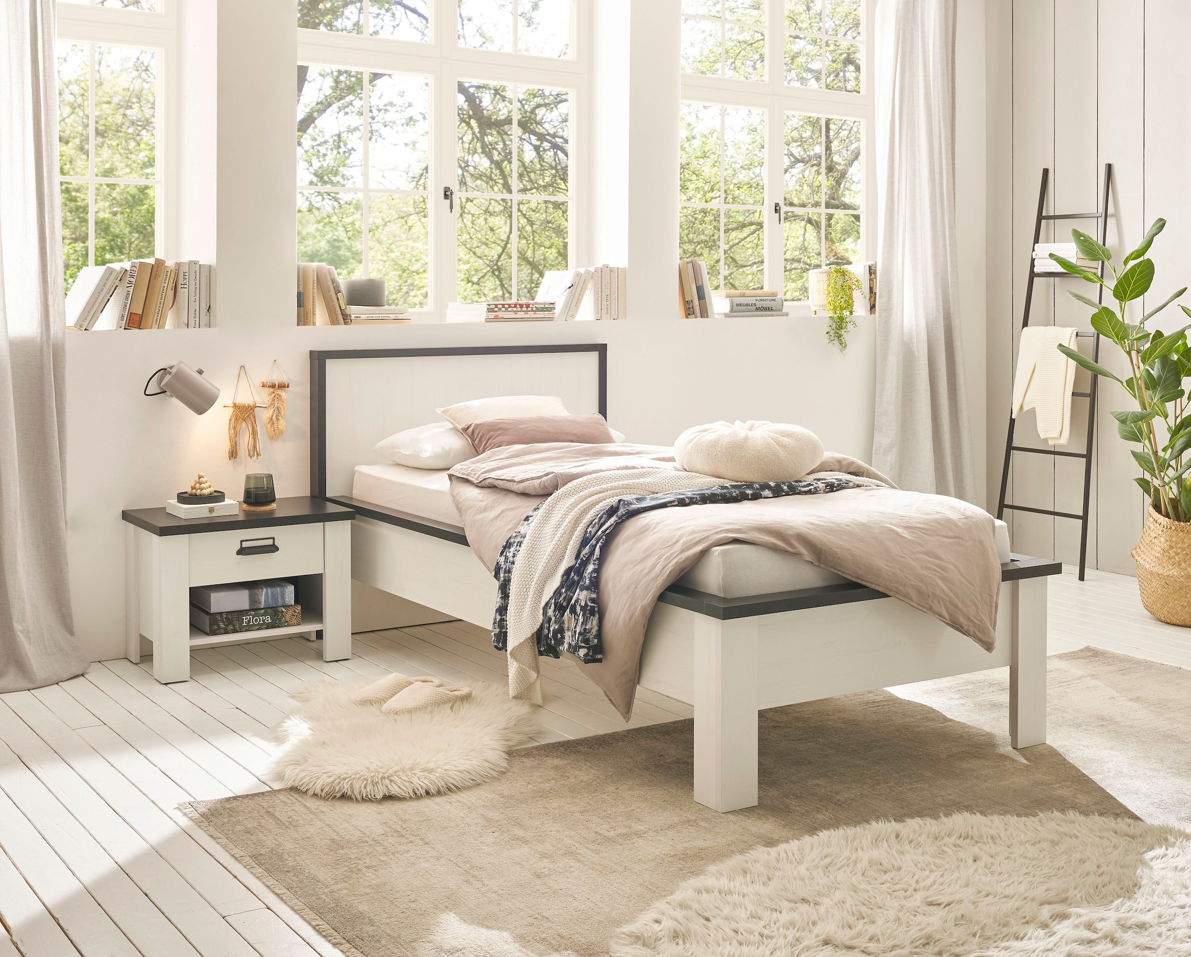 Home affaire Bettanlage »SHERWOOD« 2 Stk. tlg. Liegefläche Bett 90x200cm, Nachttisch mit 1 Schublade