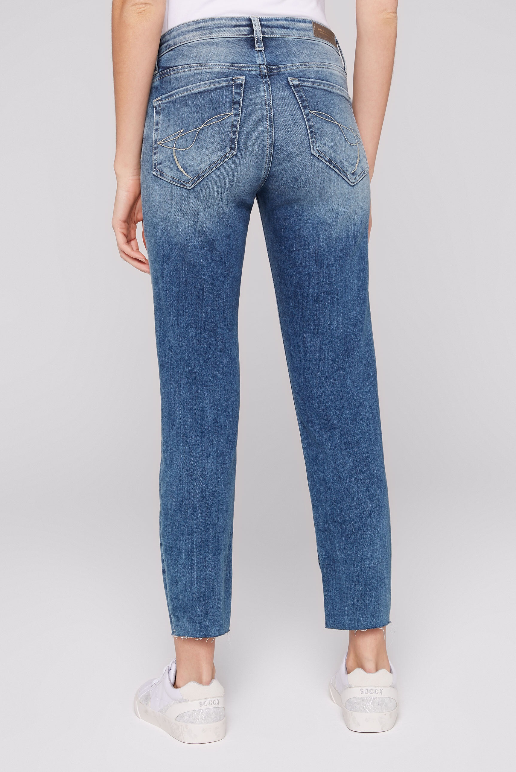 SOCCX Slim-fit-Jeans, mit Schlitz am Saum