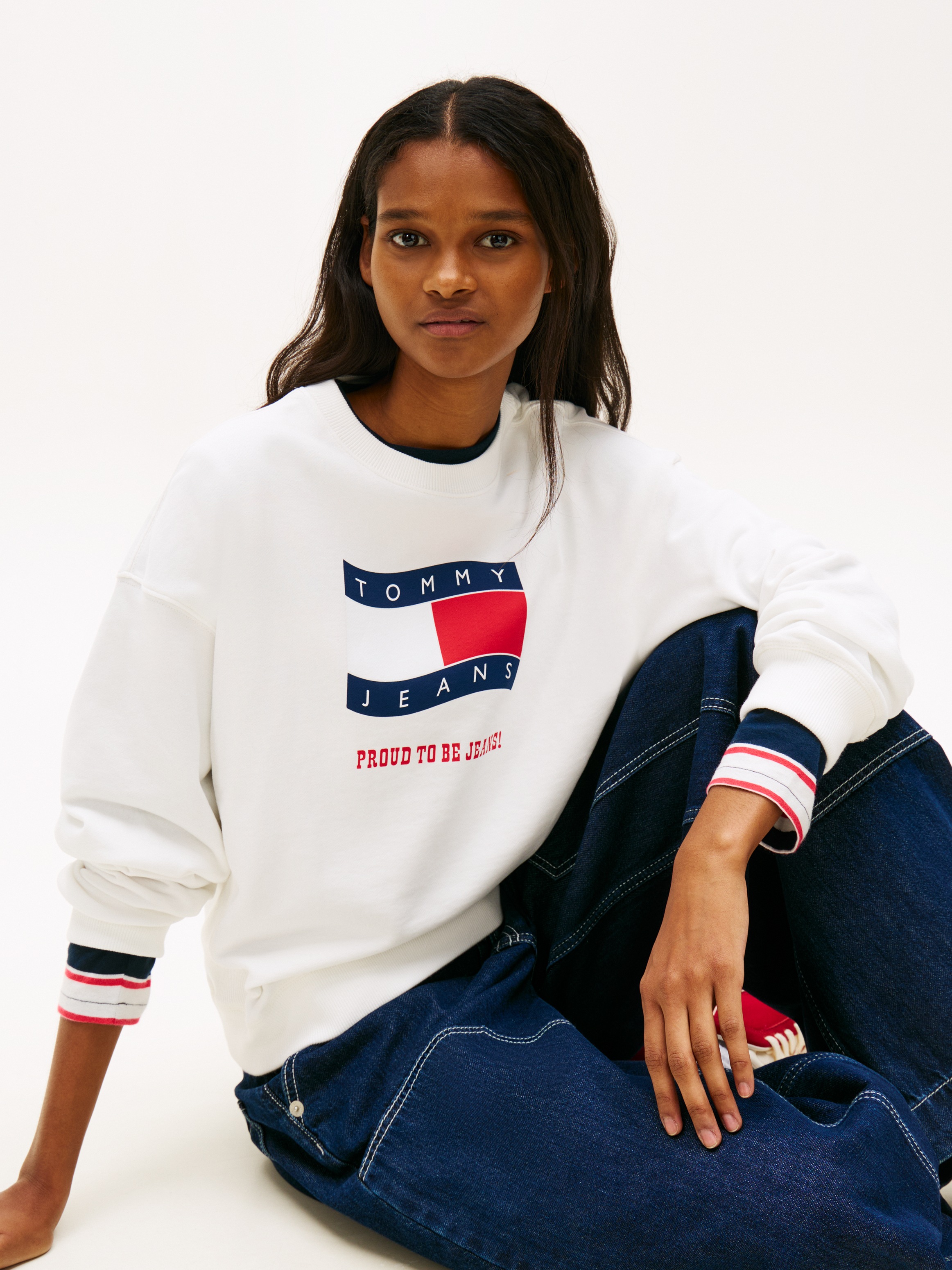 Tommy Jeans Sweatshirt »TJW BXY WAVY FLAG CREW EXT«, Boxy Fit mit Rundhals

