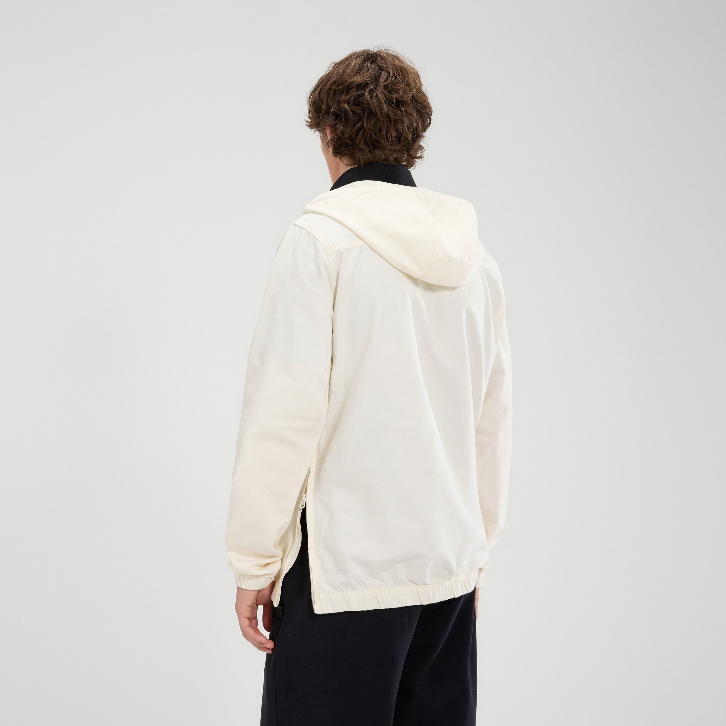 Ellesse Windbreaker leichtes Material, auch in großen Größen