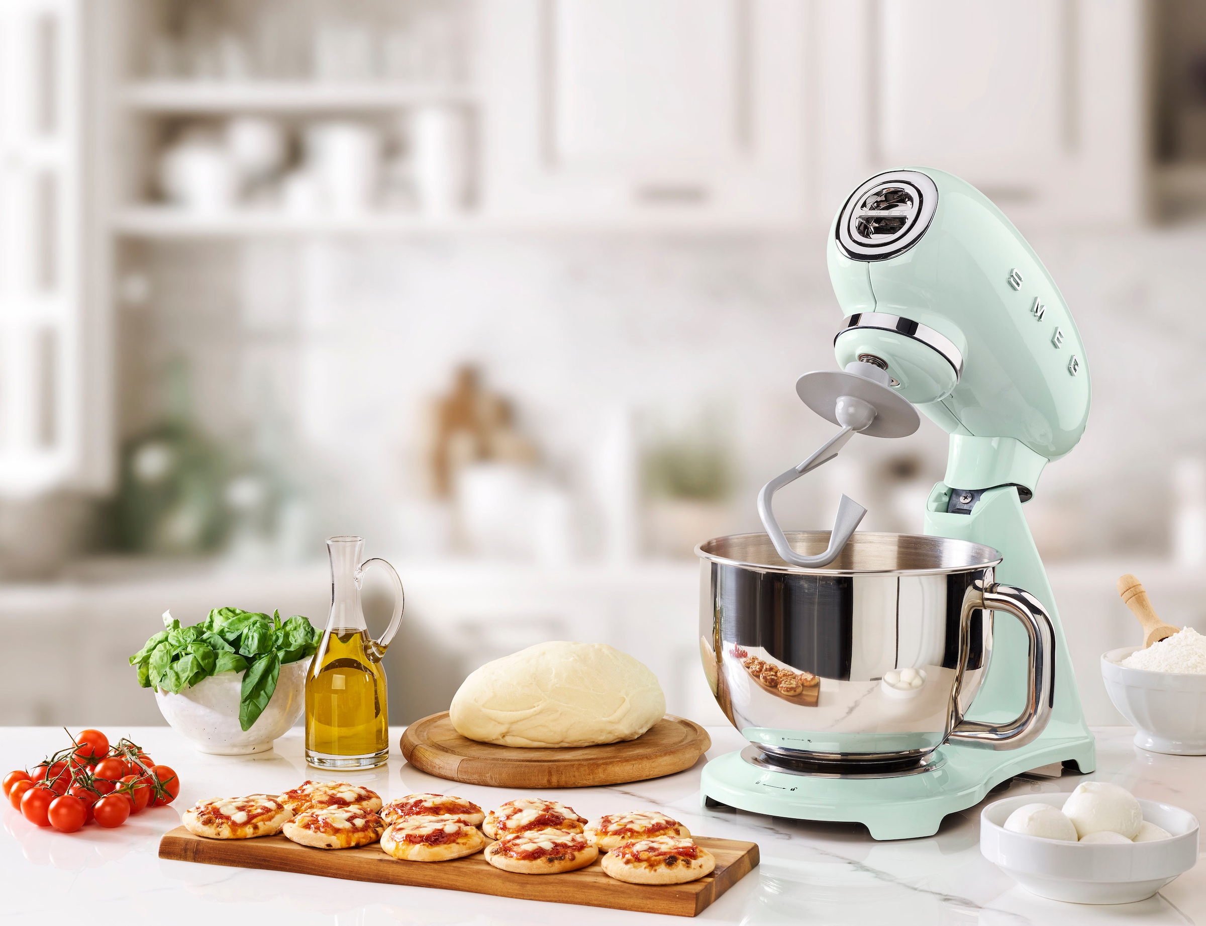 Smeg Küchenmaschine »SMF03PGEU Pastellgrün«