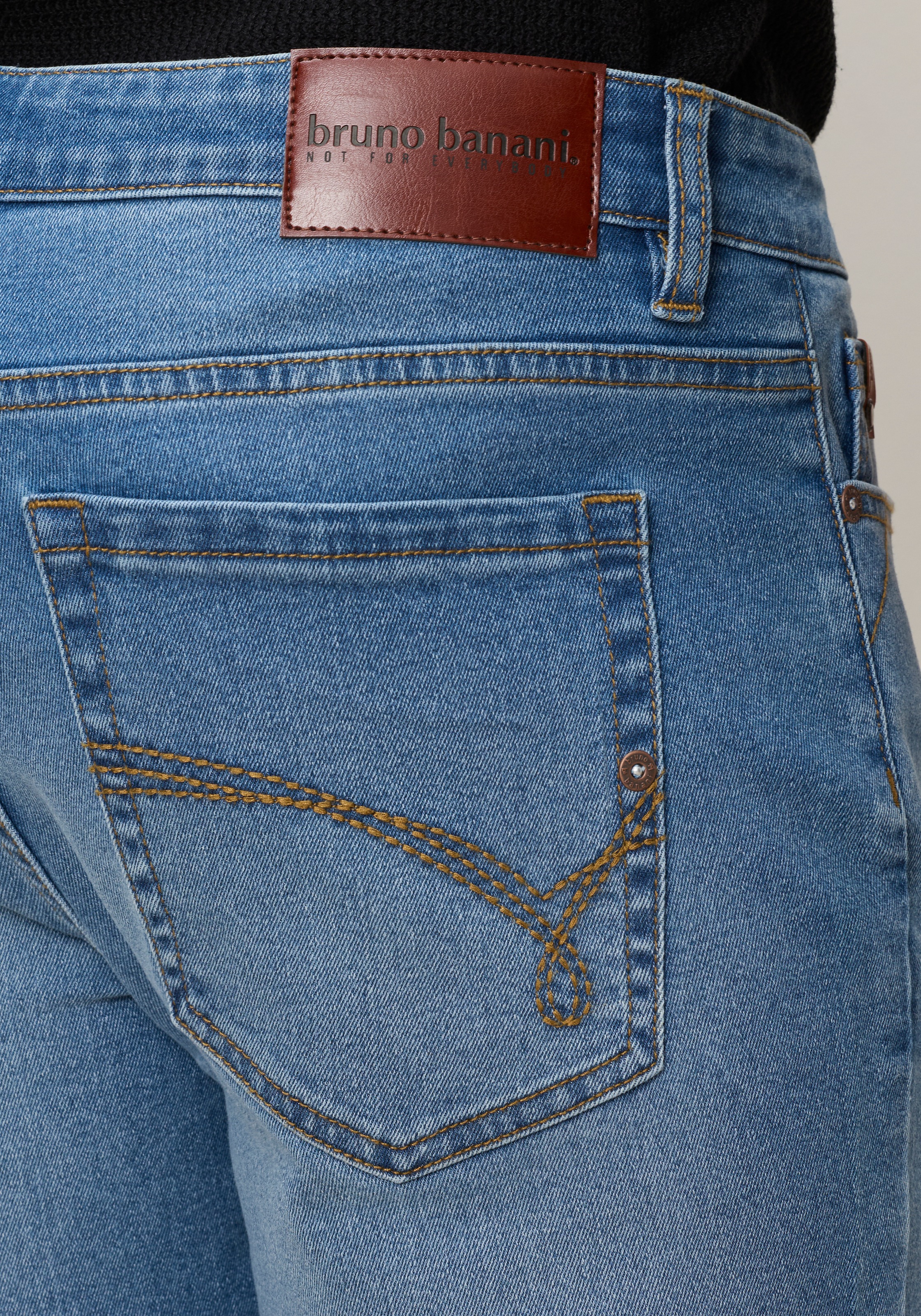 Bruno Banani Slim-fit-Jeans »Liam« mit schmaler Beinform, niedrige Leibhöhe, in 32 und 34 Inch