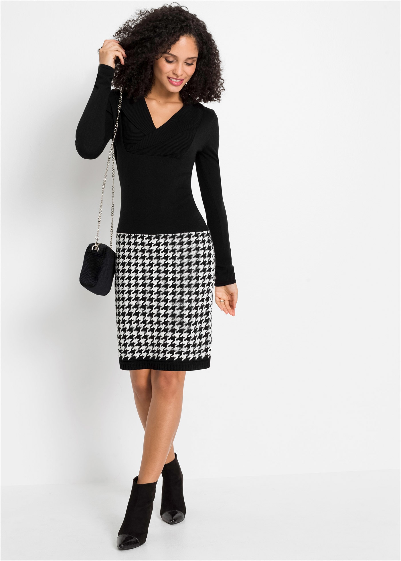 bonprix Strickkleid aus Polyacryl, figurbetonte Passform, gemustertes Rockteil