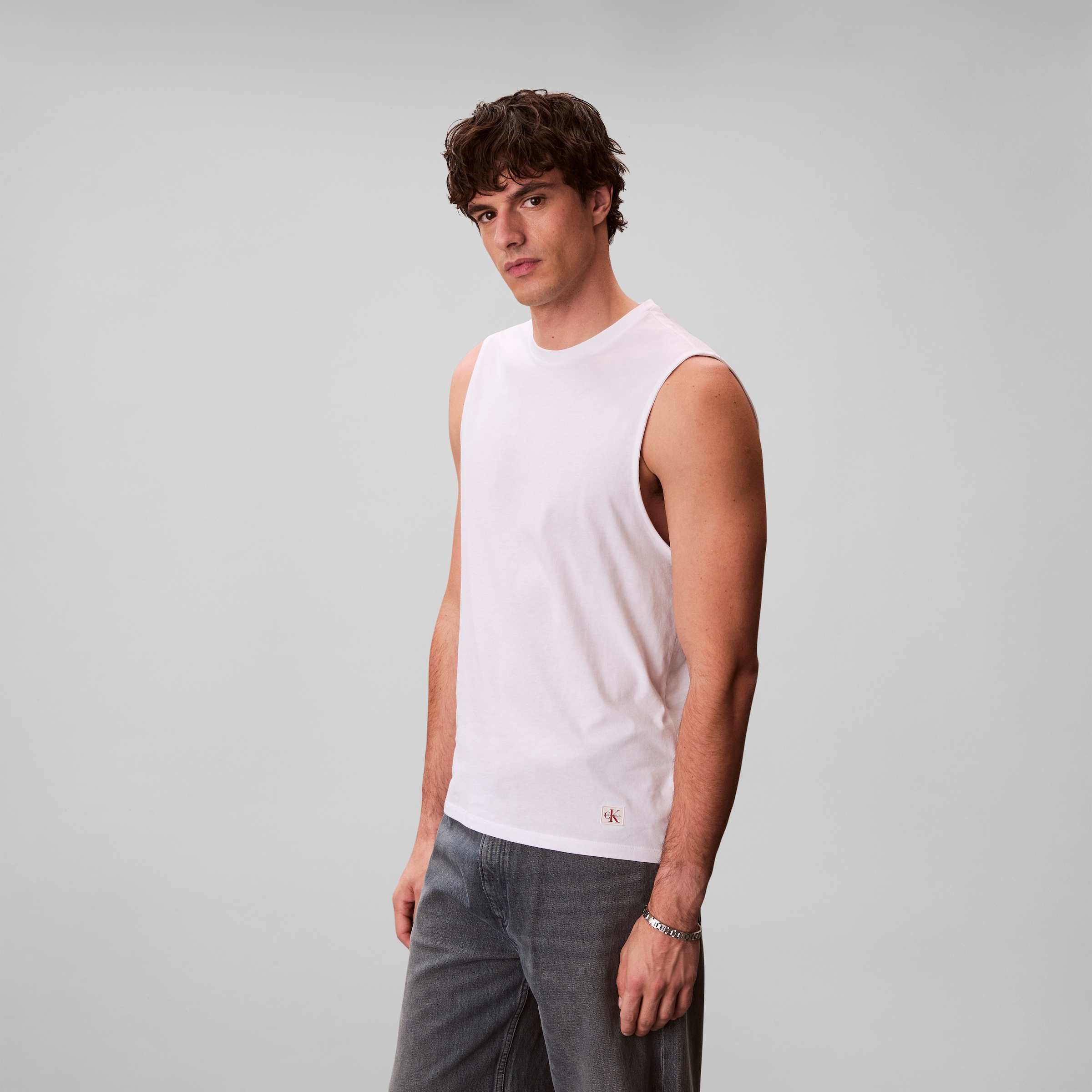 Calvin Klein Jeans Tanktop »JERSEY BADGE MUSCLE TANK« Regular fit mit Rundhalsausschnitt