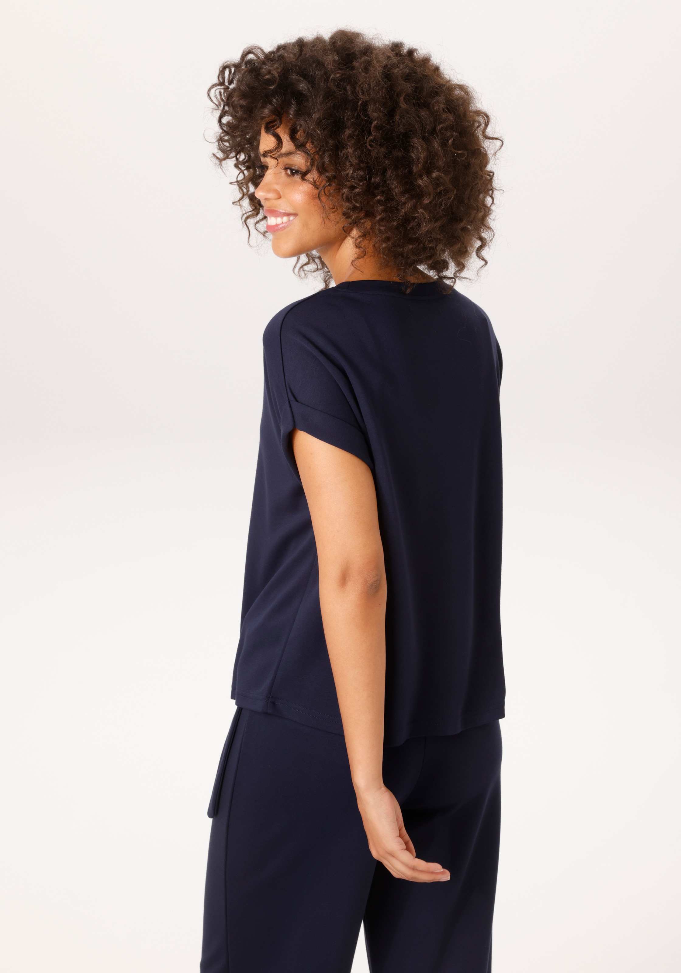 Aniston CASUAL T-Shirt mit fixiertem Ärmel-Umschlag