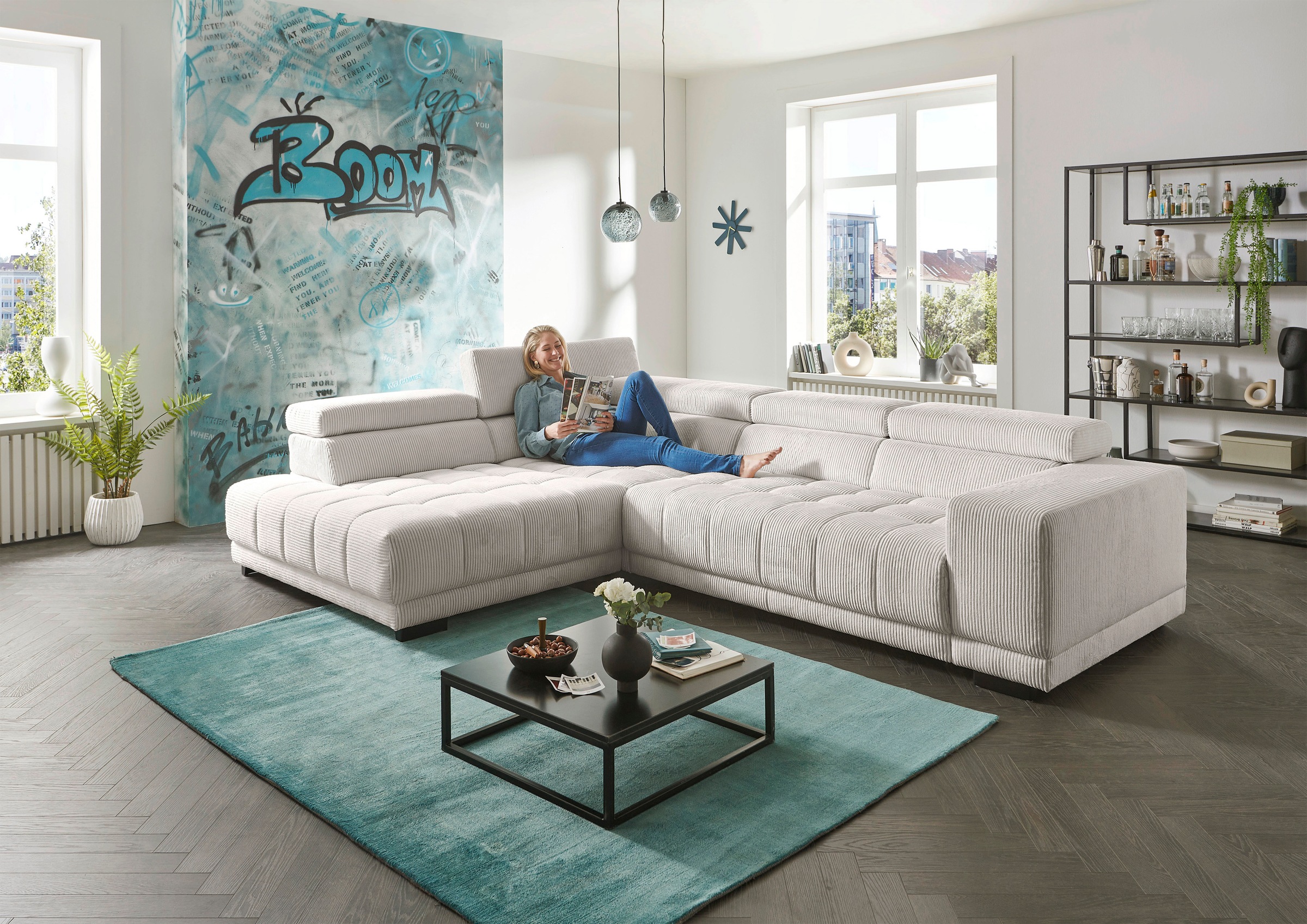 Die PlanBar Ecksofa »MP-IN15053 L-Form breiter Schenkel«, wahlweise mit Kopfteilverstellung und manueller Vorziehbank