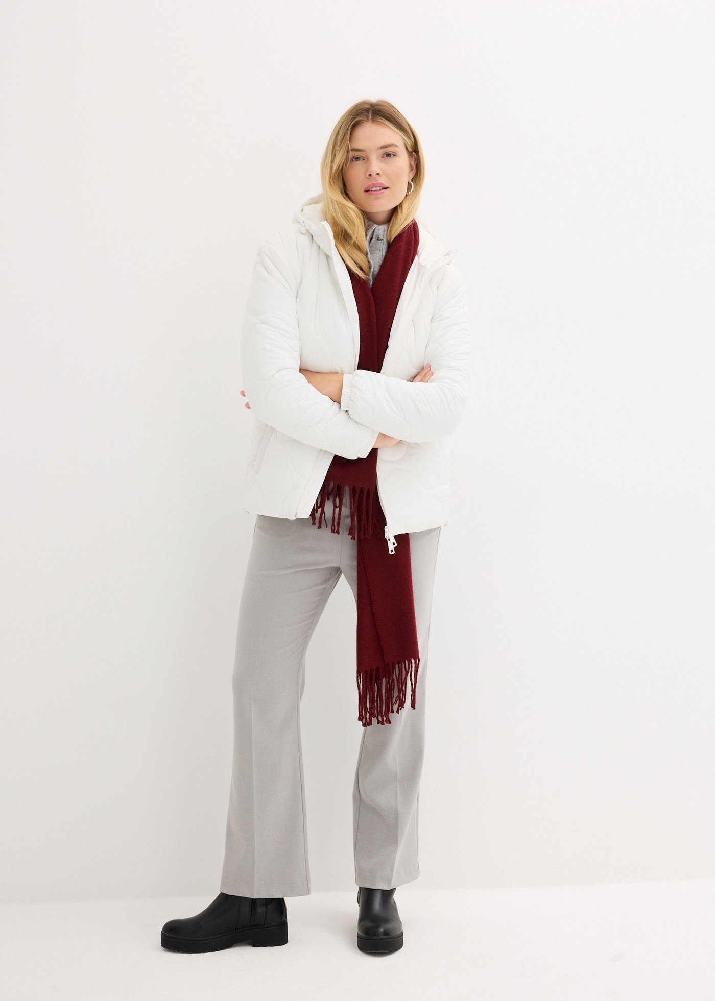 bonprix Steppjacke »Steppjacke« mit Kapuze Casual Stil, Kurzparka mit Taillen-Kordelzug, hochwertige Steppung