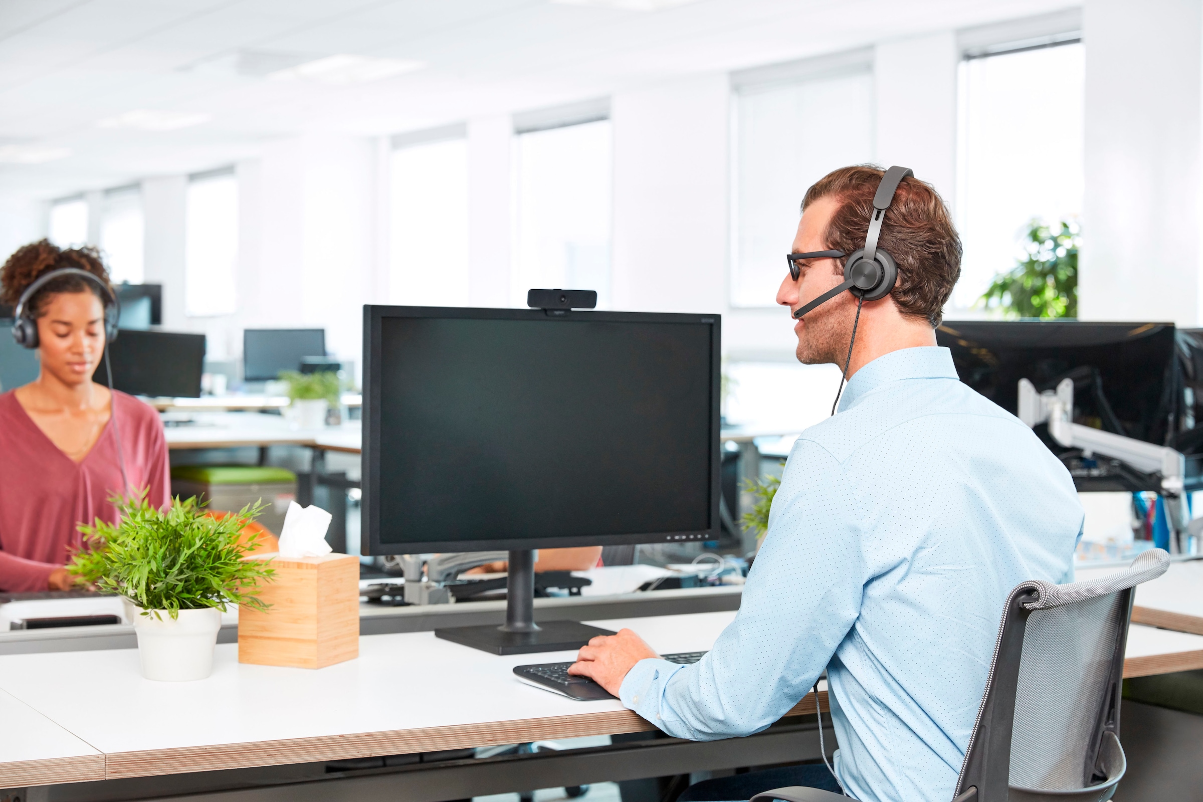 Logitech Kopfhörer »Zone Wired UC«, integrierte Steuerung für Anrufe und Musik