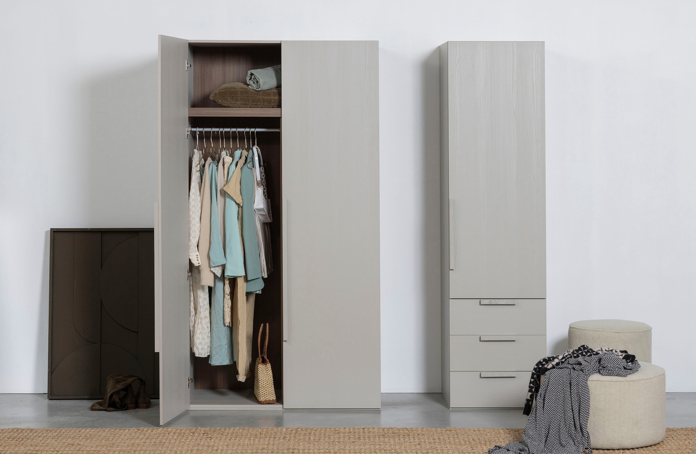 WOOOD Garderobenschrank »Rens«, aus Nussbaum-Dekor, viel Stauraum, Höhe 210 cm