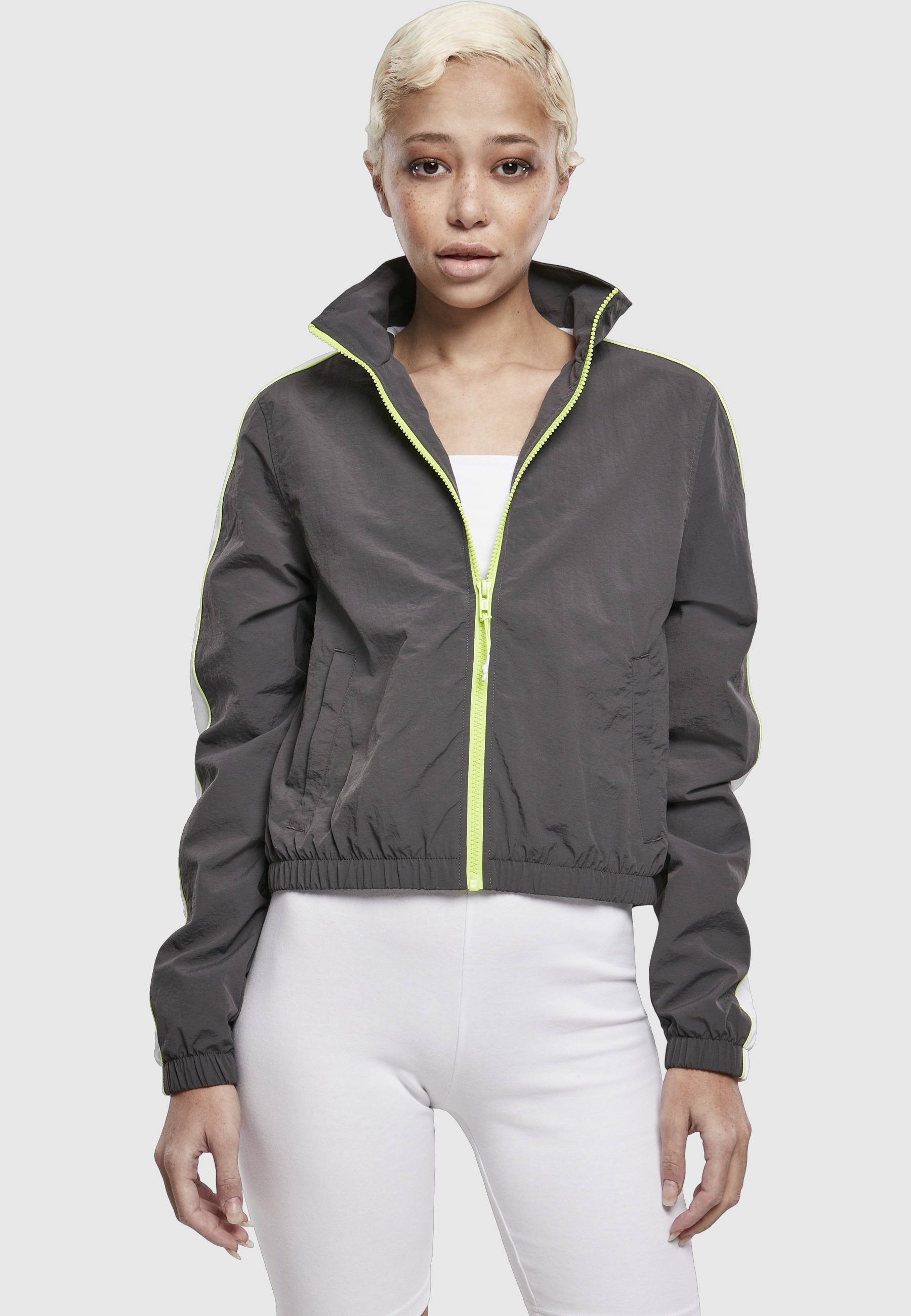 URBAN CLASSICS Allwetterjacke »Urban Classics Damen Ladies Short Piped Track Jacket« 1 Stk. tlg. ohne Kapuze