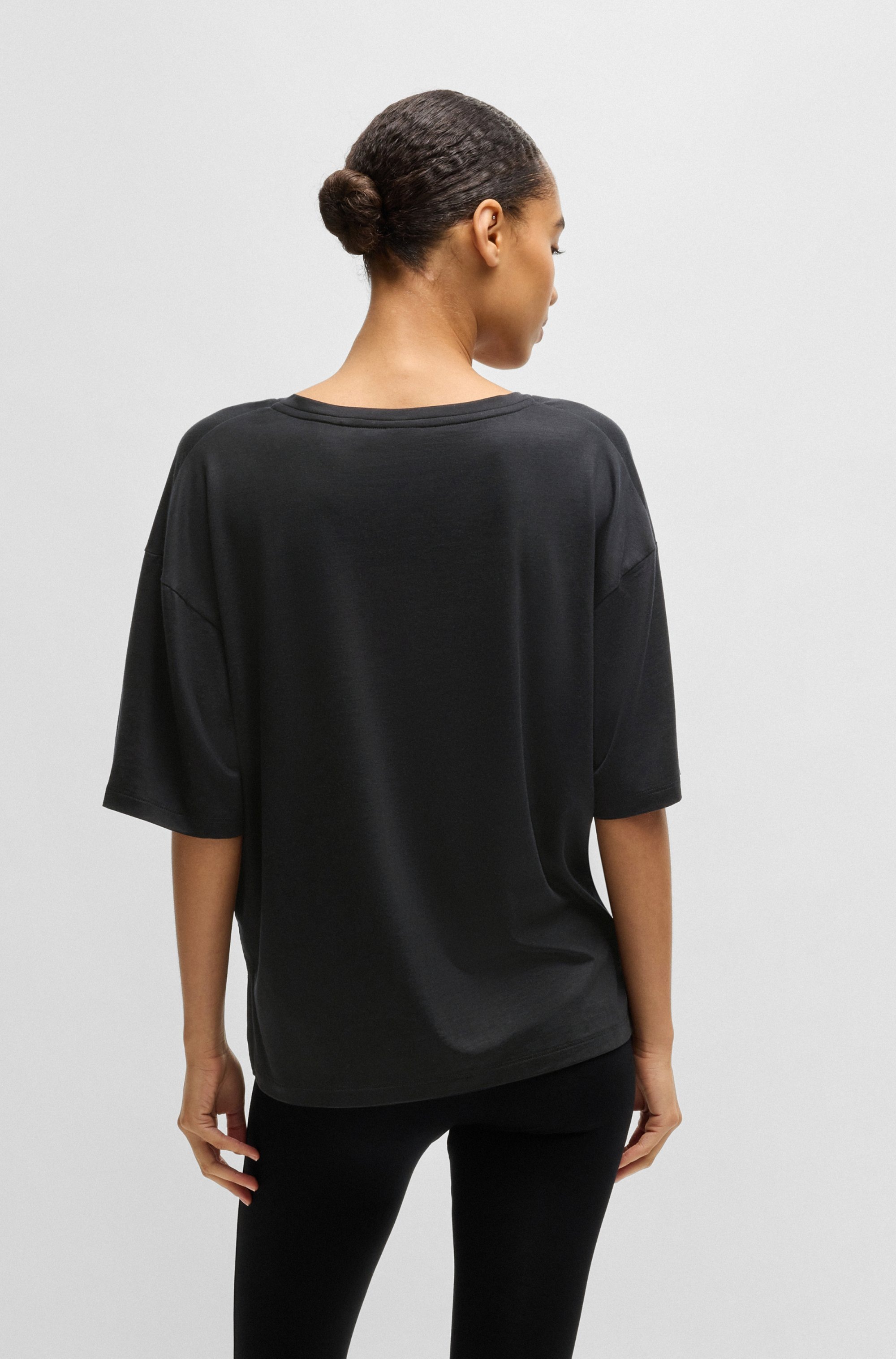 BOSS V-Shirt »CP Stripe_T-Shirt«, mit Ton-in-Ton Logo