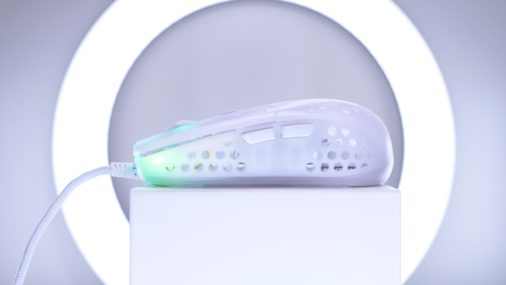 Cherry Xtrfy Gaming-Maus »MZ1 RGB«, kabelgebunden, ultraleichte Gaming-Maus
