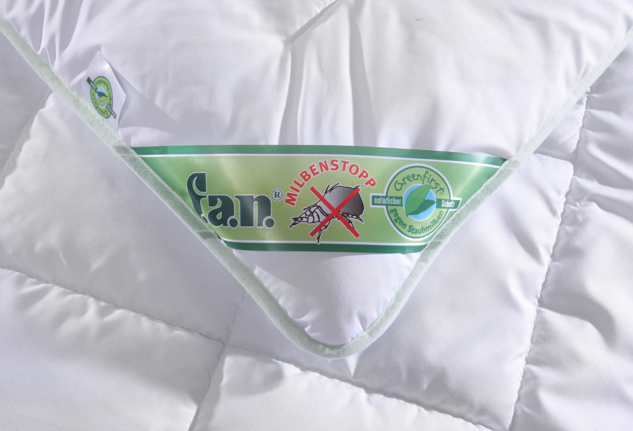 fan Microfaserbettdecke »Greenfirst«, warm, Füllung Polyesterfaser, Bezug 100% Baumwolle, (1 St.), von Verbrauchern getestet