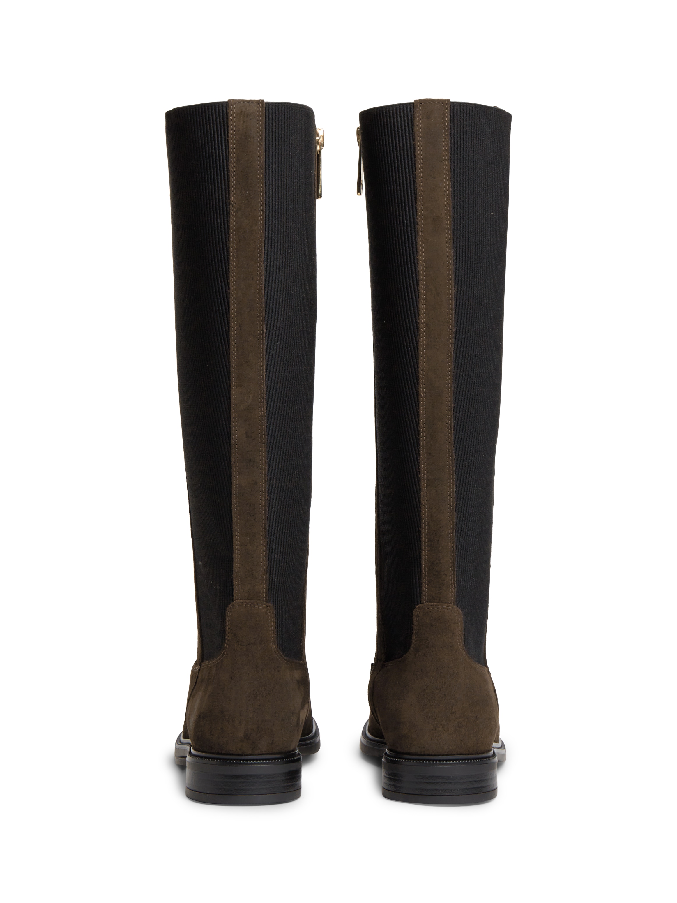 Tommy Hilfiger Stiefel »ENAMEL FLAG SUEDE HIGH CHELSEA«  Blockabsatz, Langschaftstiefel mit Label-Flag