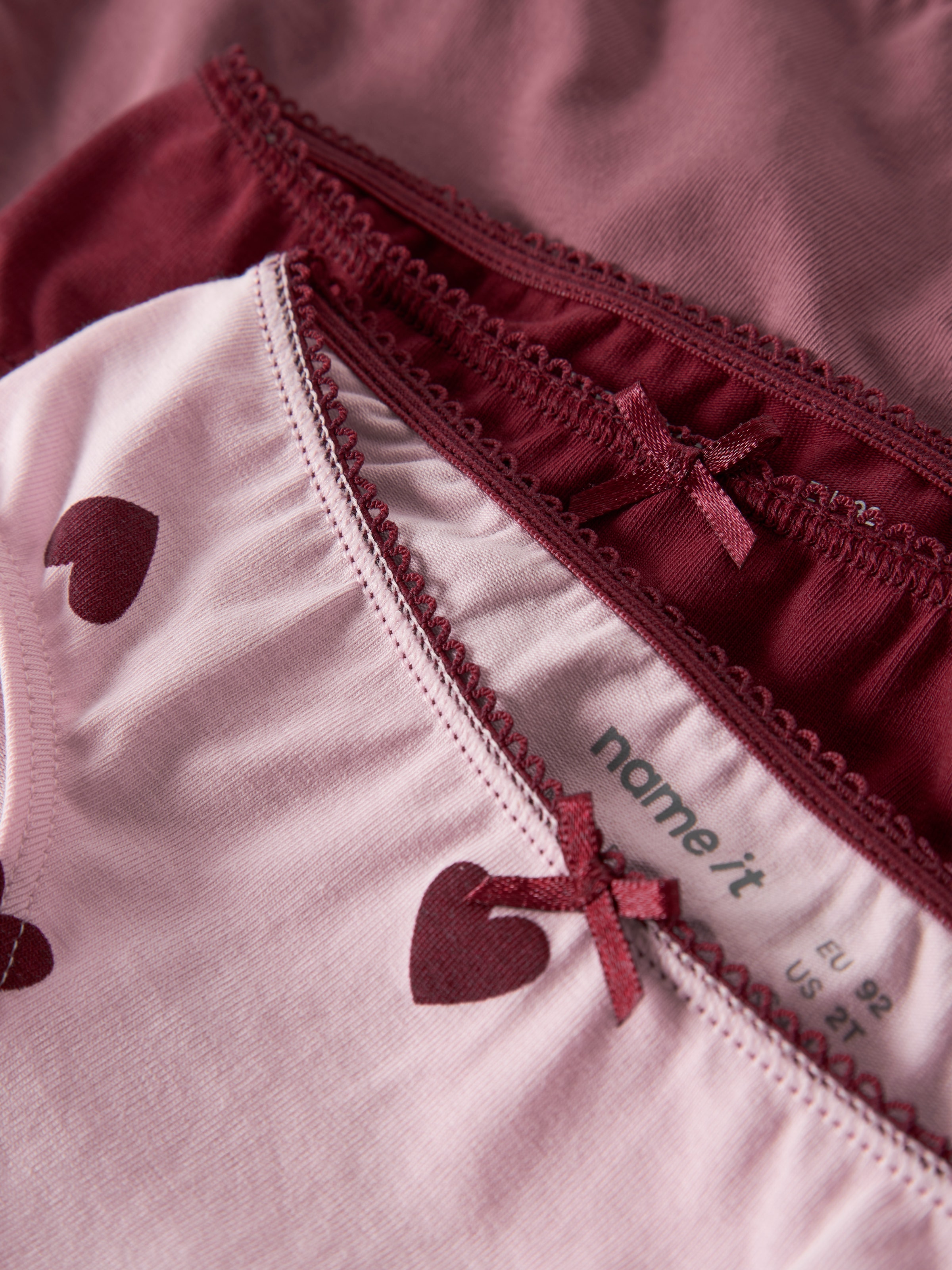 Name It Slip »NMFBRIEFS 3P CUTIE HEART« Packung, 3 Stk. Baumwollmischung, 2x uni und 1x bedruckt im Set