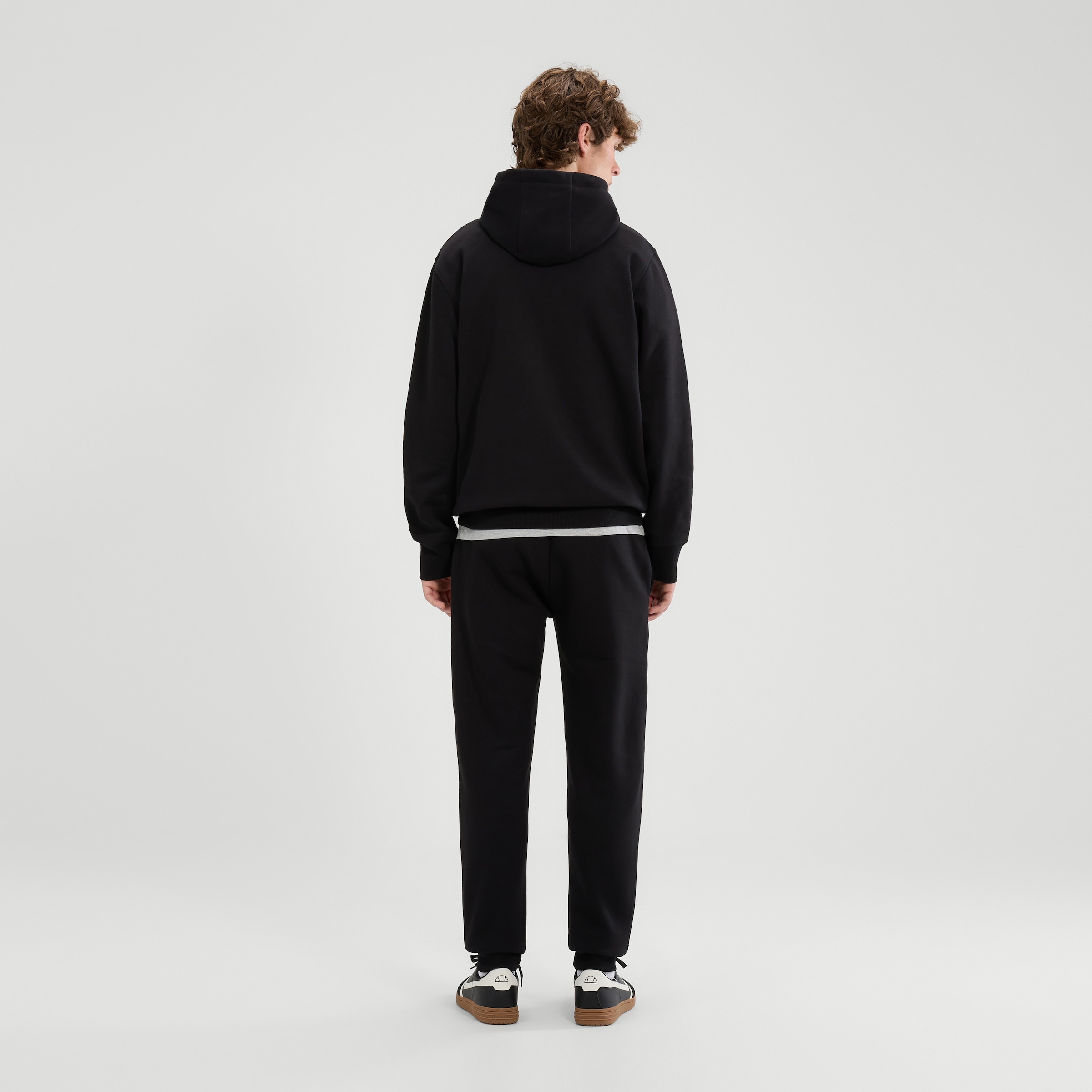 Ellesse Jogginganzug »SUCRE 2 JOG SUIT« aus Baumwollmischung, mit Kapuze mit Kordelzug, auch in großen Größen