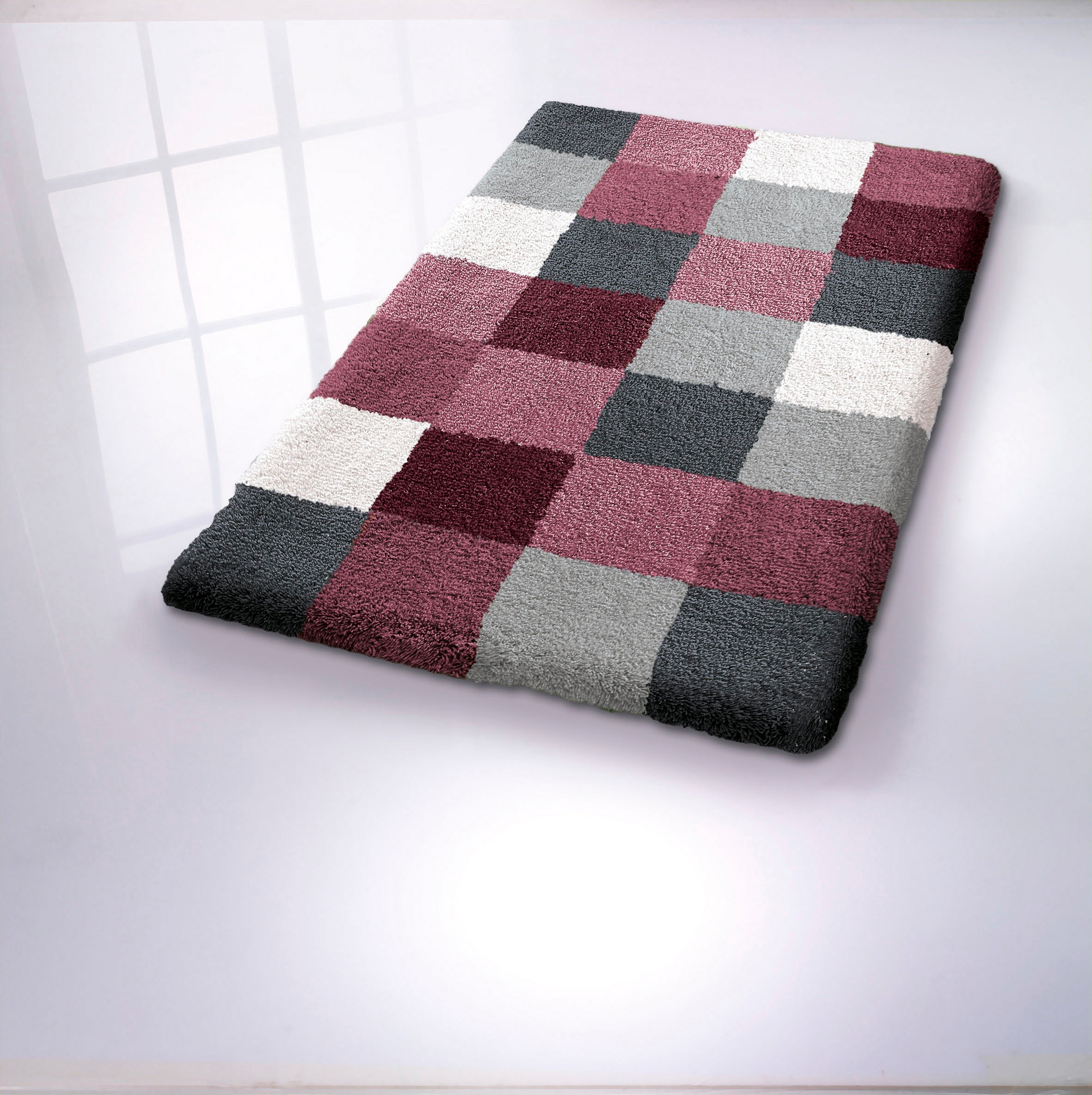 Kleine Wolke Badematte »Caro«, rutschhemmend beschichtet, fußbodenheizungsgeeignet, Badteppich, modernes Karo-Muster, Pastell-Farben, waschbar