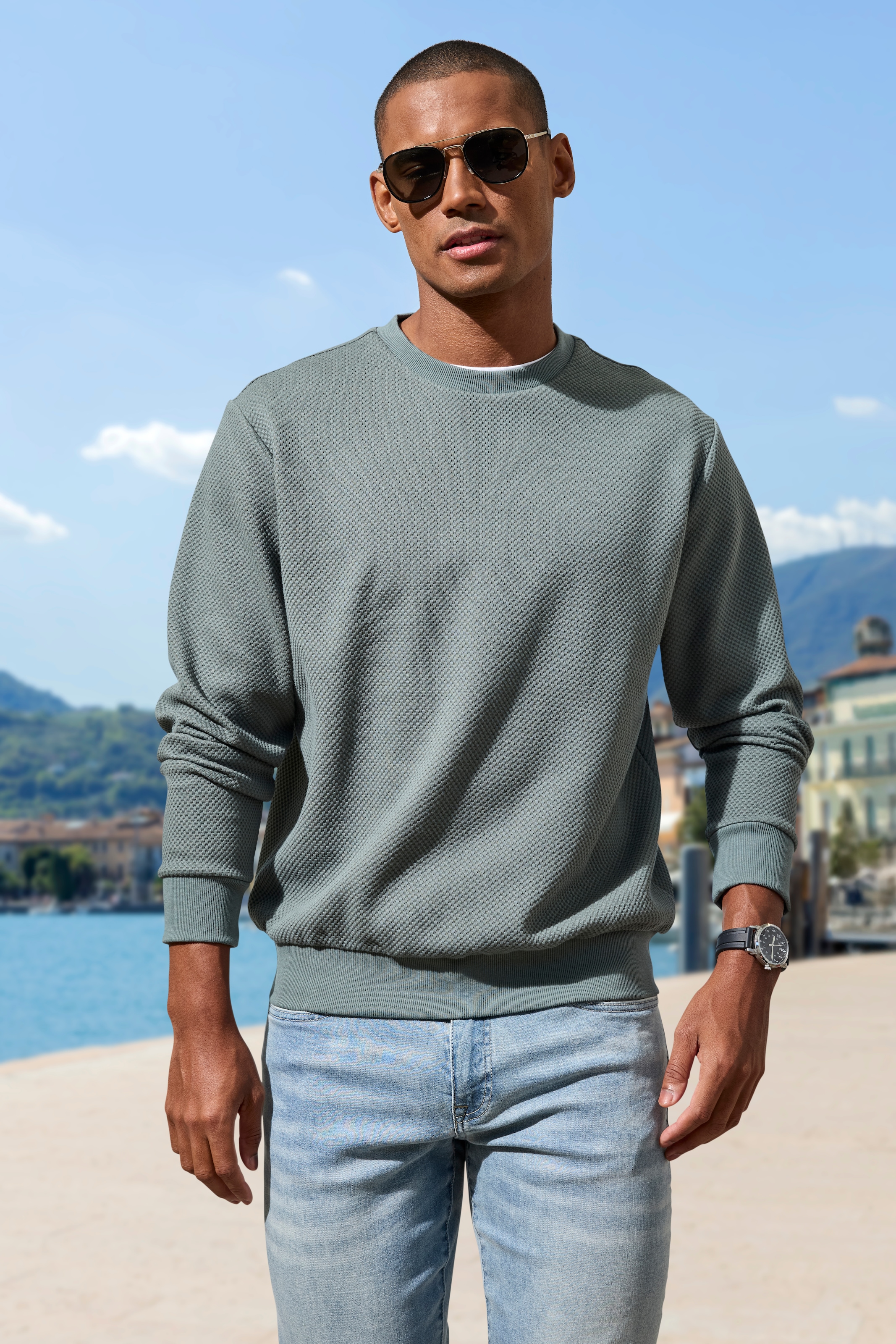 Buffalo 5-Pocket-Jeans »Straight-fit«, mit normaler Bundhöhe, aus elastischer Denim-Qualität